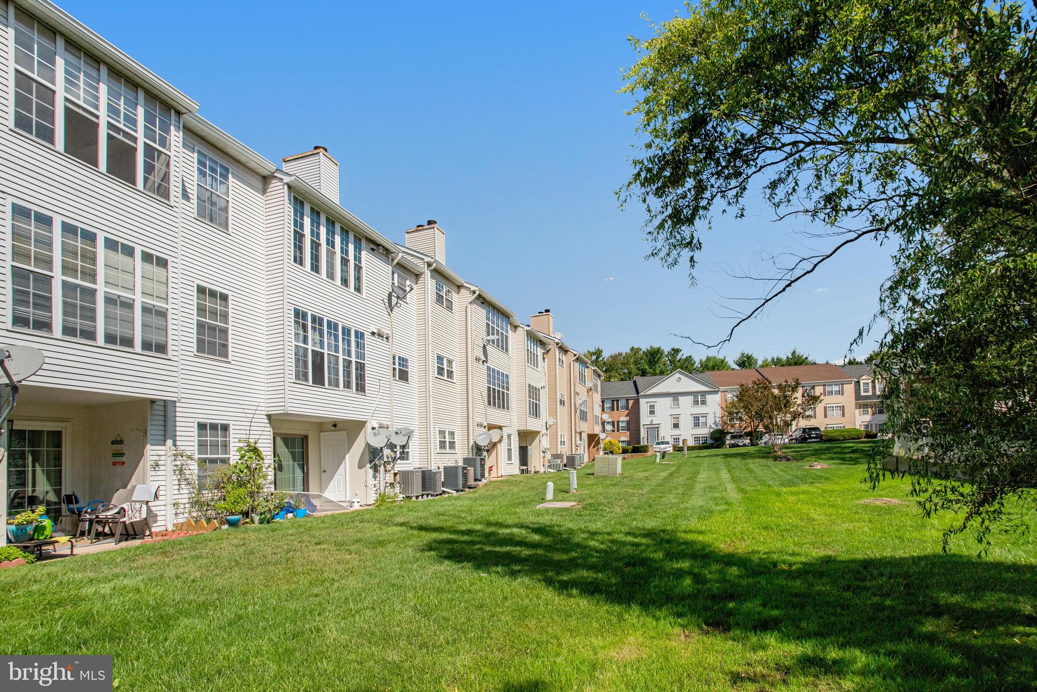 HUNTERS SQUARE - Residential