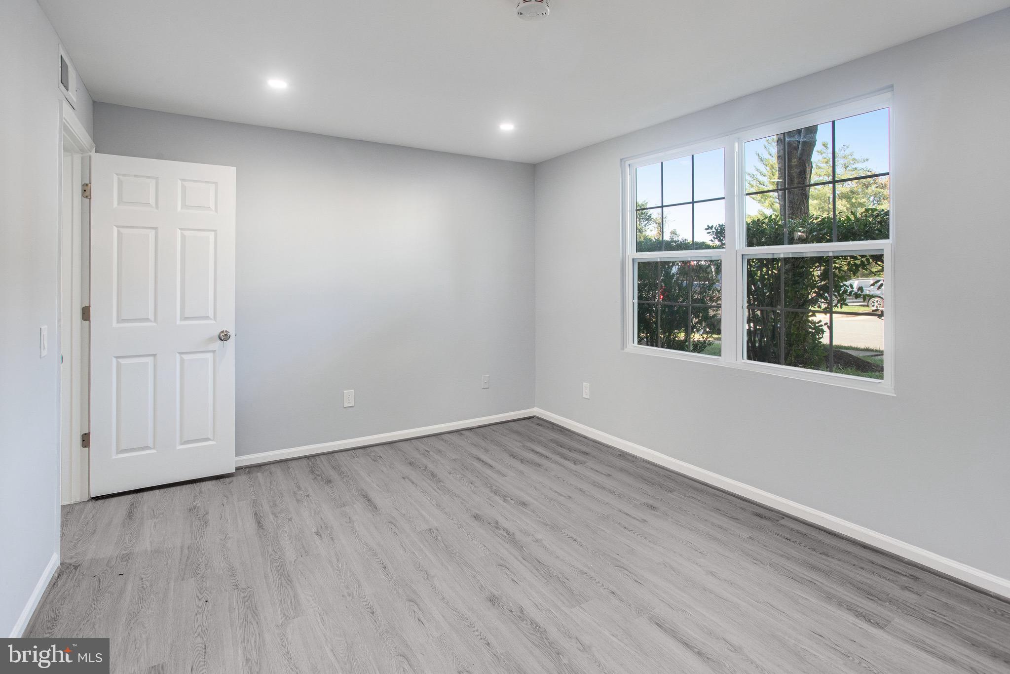 HUNTERS SQUARE - Residential