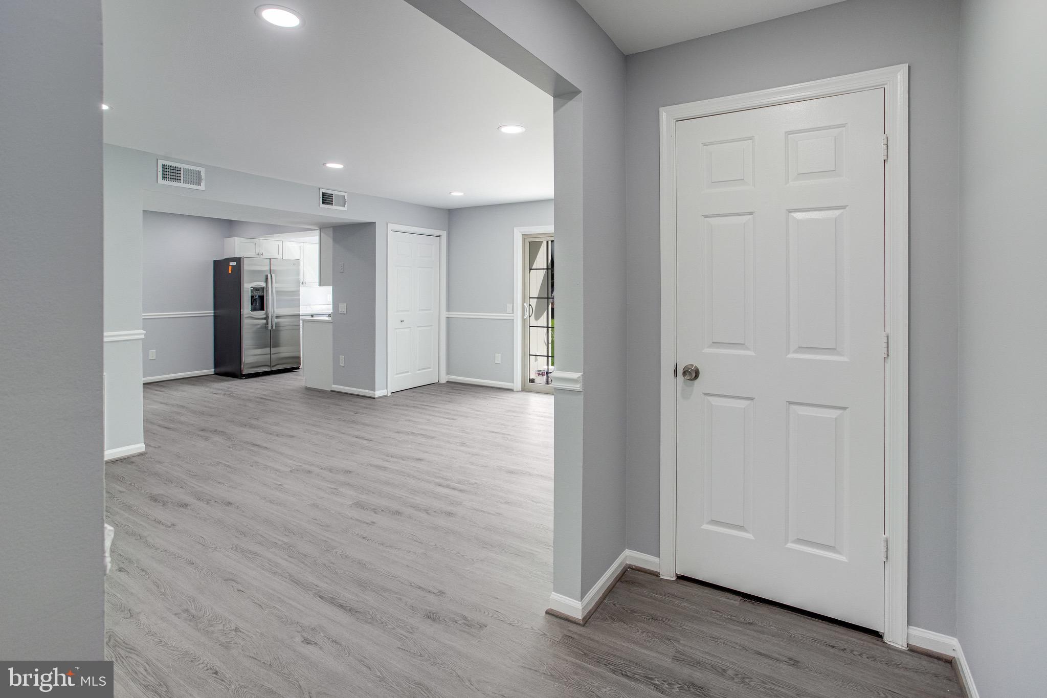 HUNTERS SQUARE - Residential