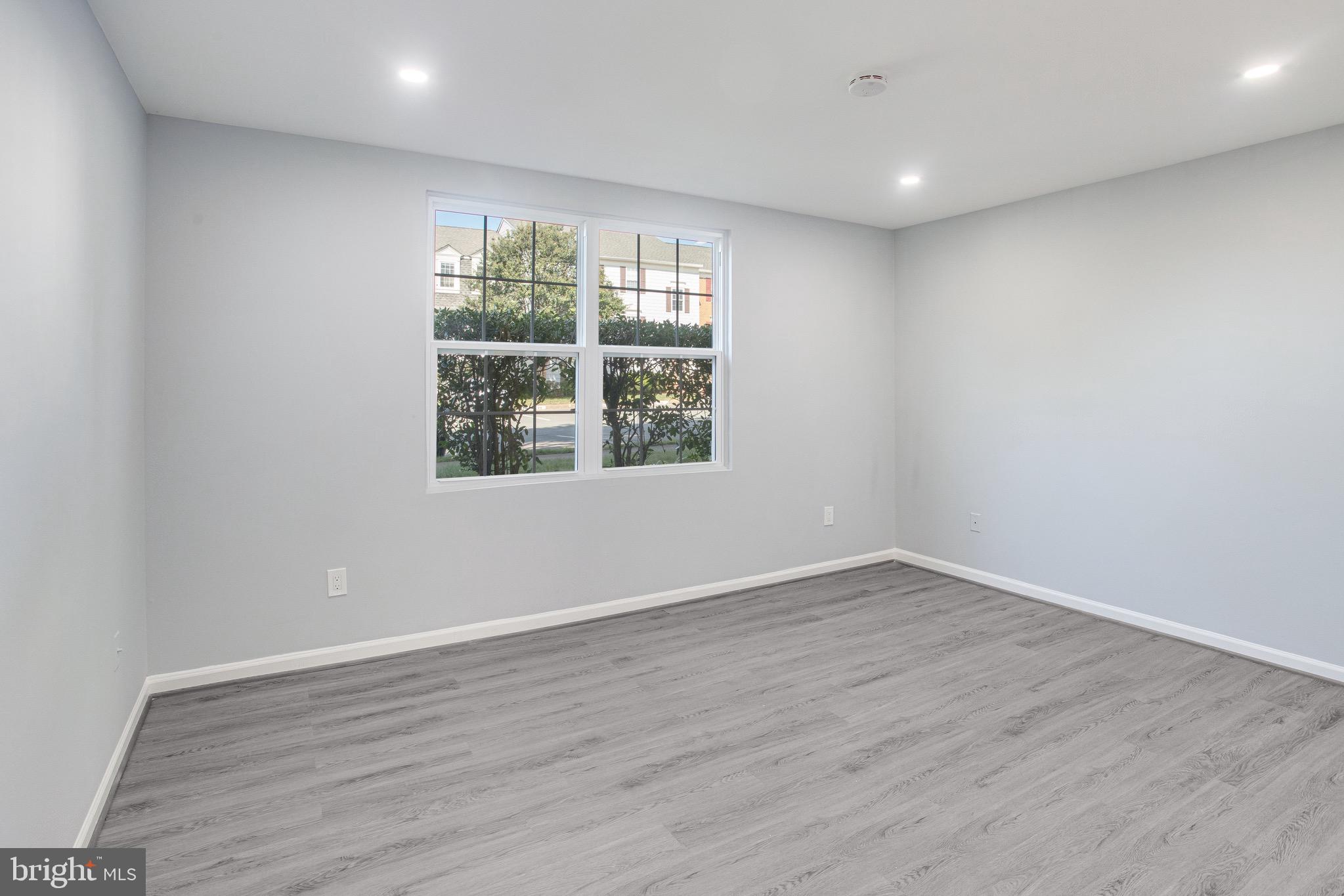 HUNTERS SQUARE - Residential