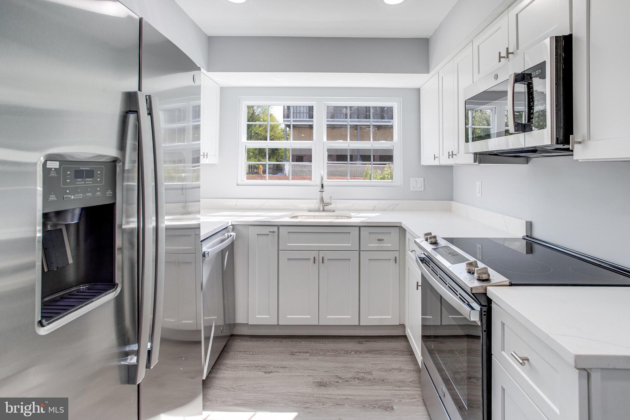 HUNTERS SQUARE - Residential