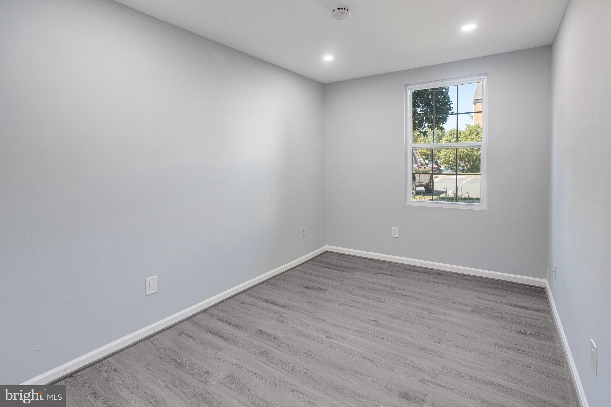 HUNTERS SQUARE - Residential