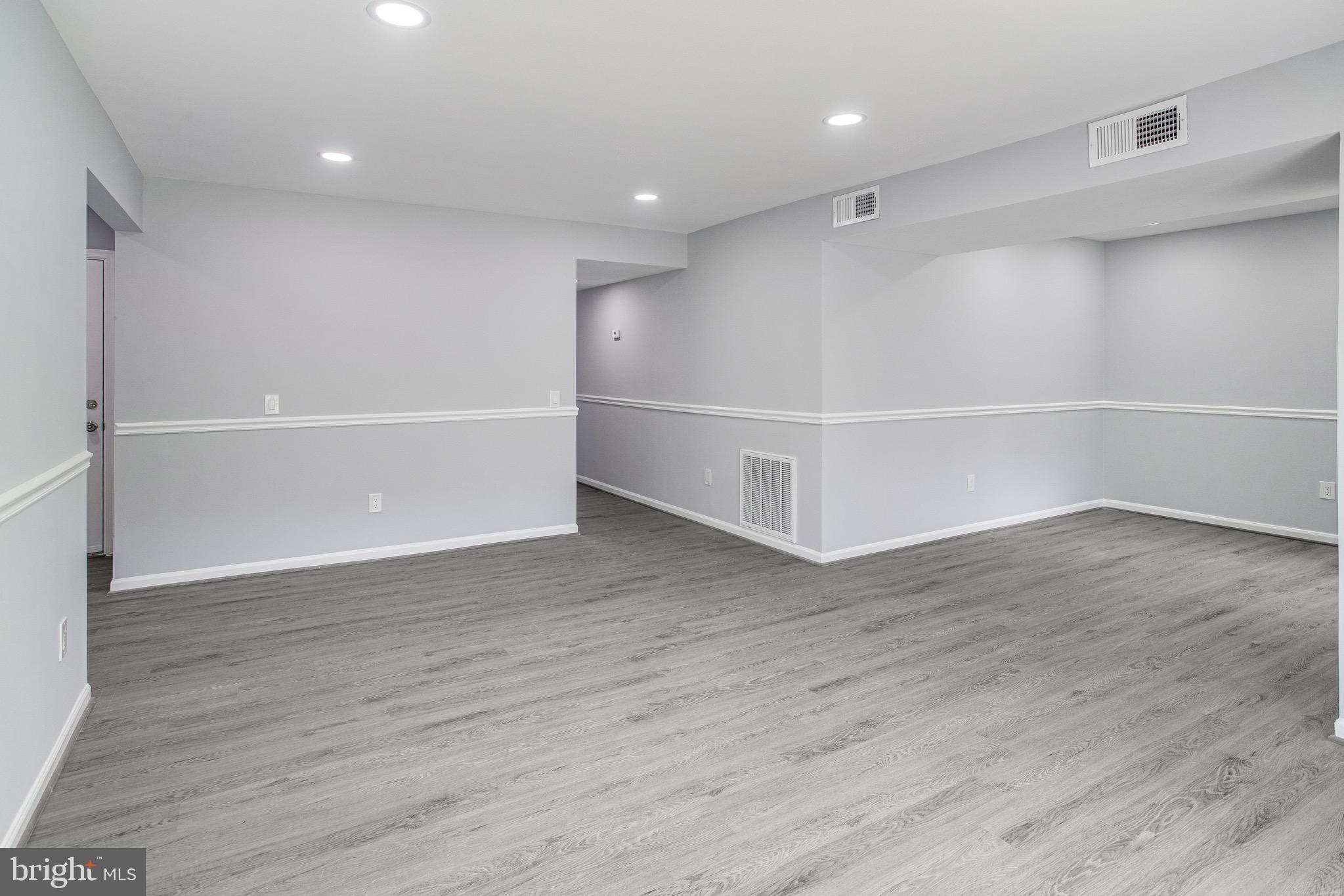 HUNTERS SQUARE - Residential