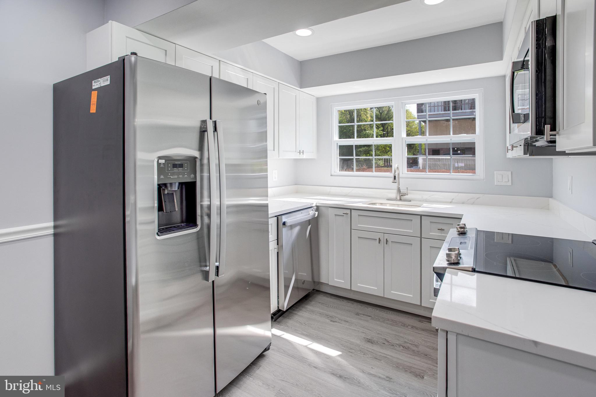 HUNTERS SQUARE - Residential