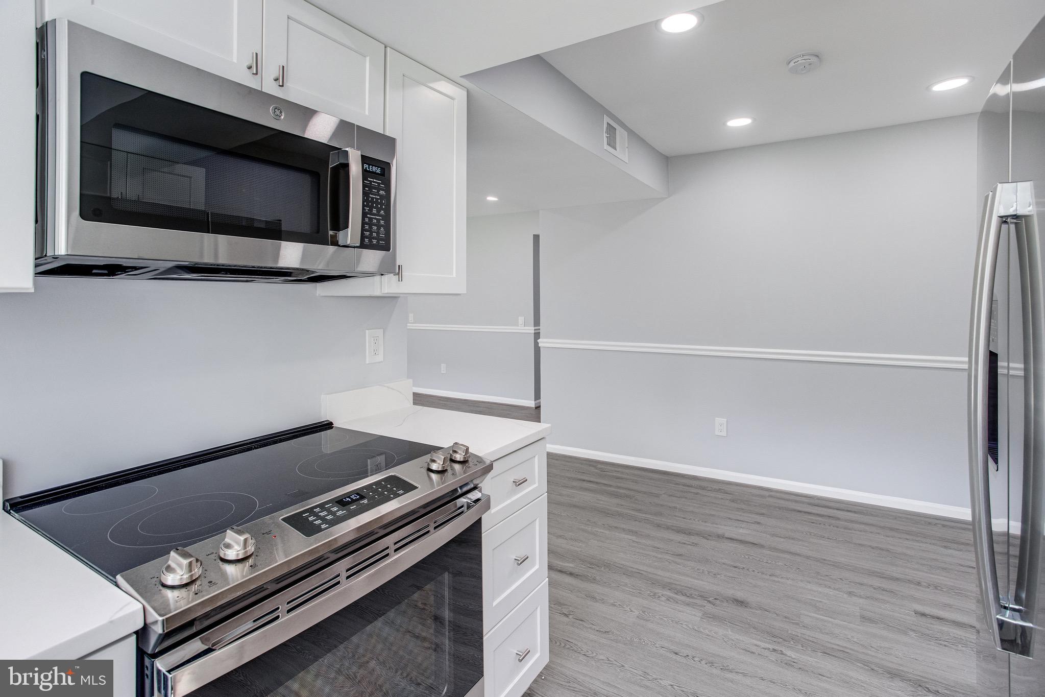 HUNTERS SQUARE - Residential