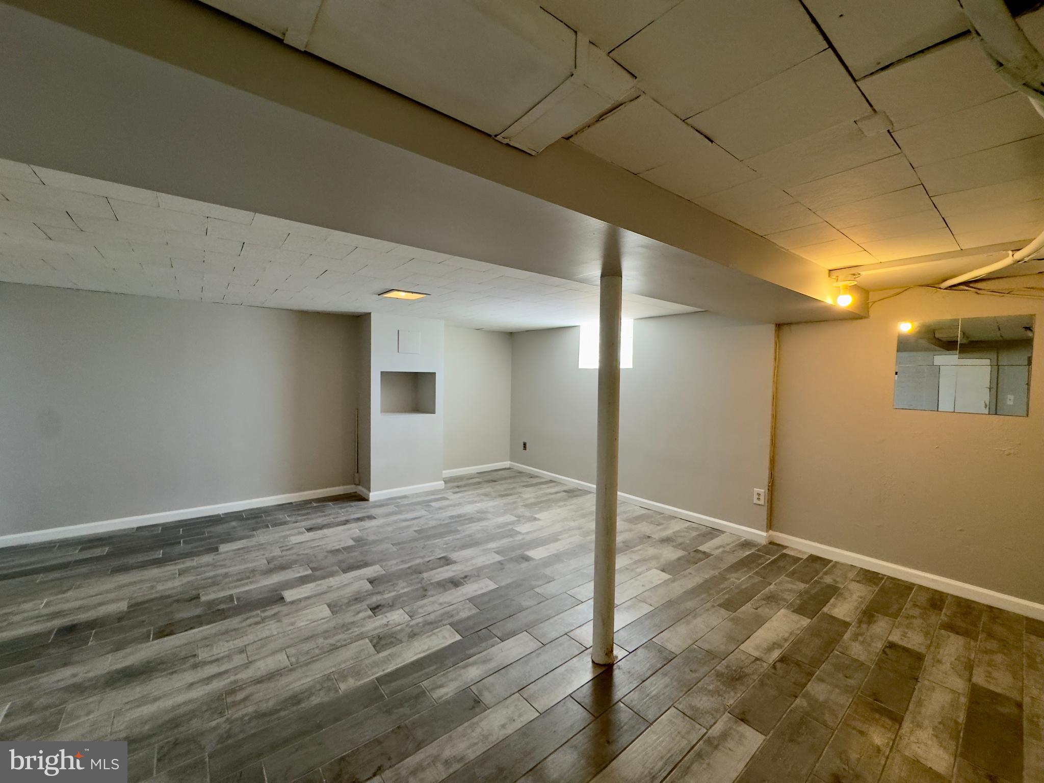 HAMILTON HILLS - Residential Lease