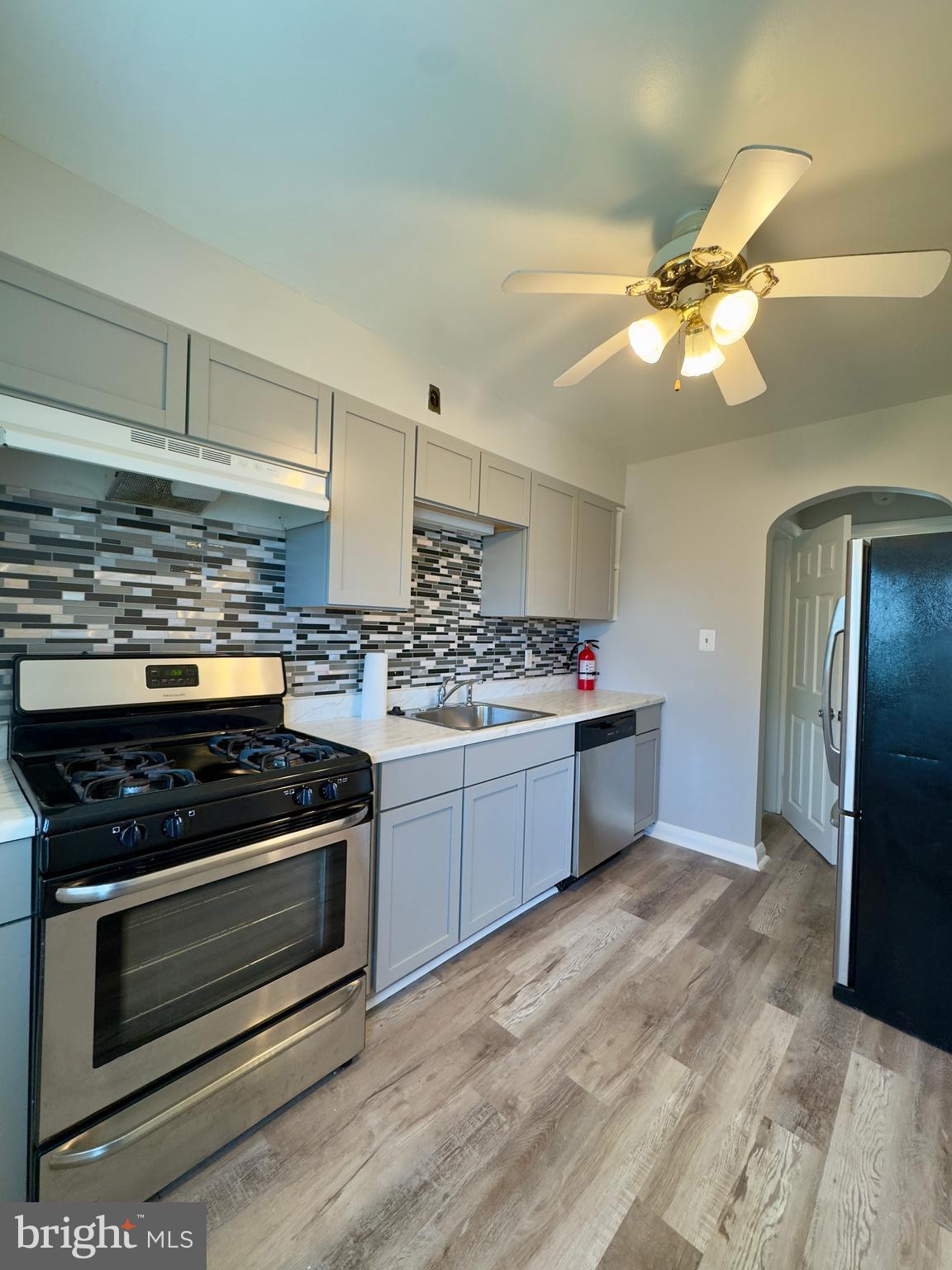 HAMILTON HILLS - Residential Lease