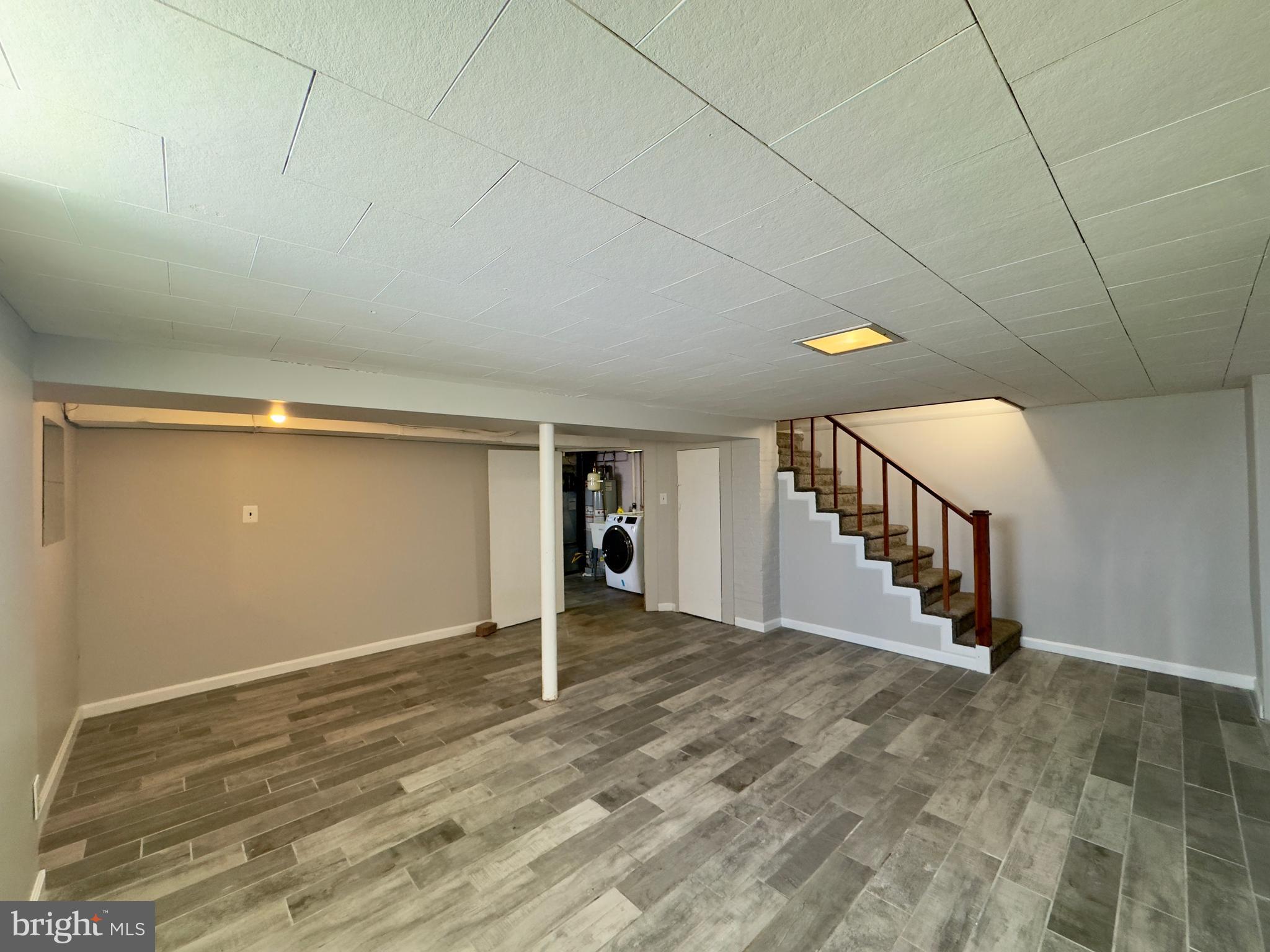 HAMILTON HILLS - Residential Lease