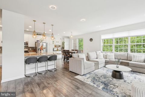 106 ELLSWORTH WAY MONMOUTH JUNCTION NJ 08852