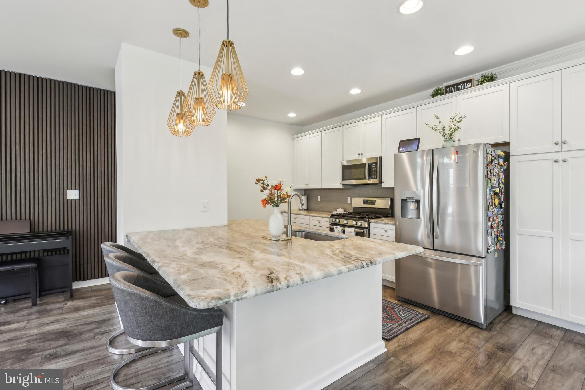 106 ELLSWORTH WAY