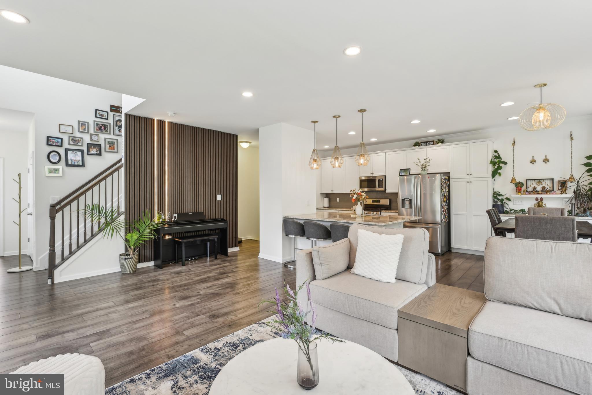 106 ELLSWORTH WAY