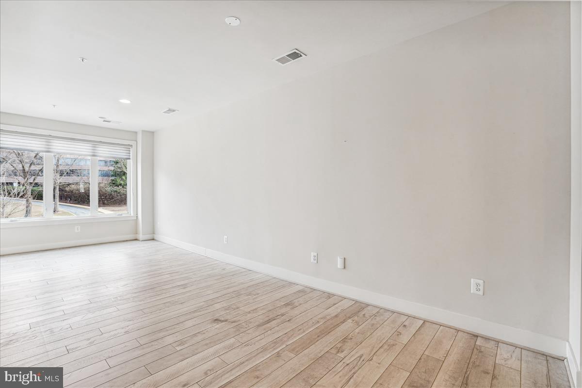 MONTGOMERY ROW - Residential