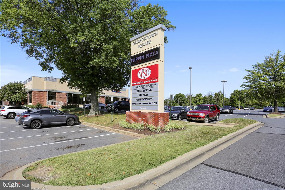 MONTGOMERY ROW - Residential