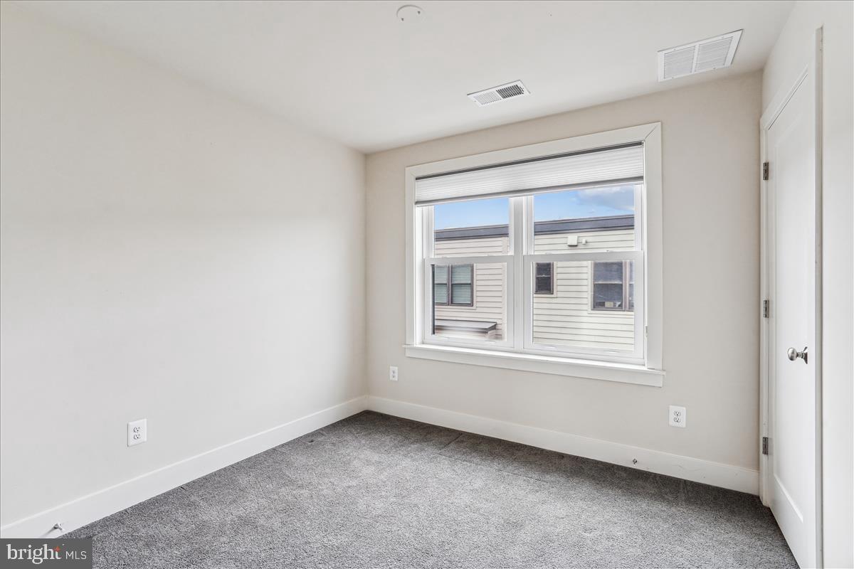 MONTGOMERY ROW - Residential