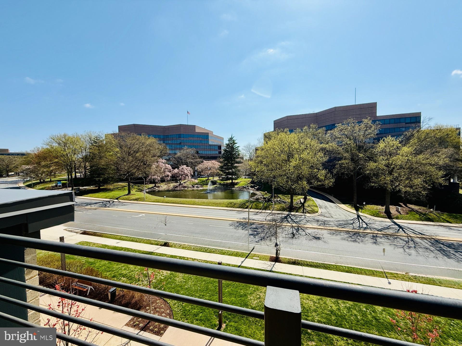 MONTGOMERY ROW - Residential