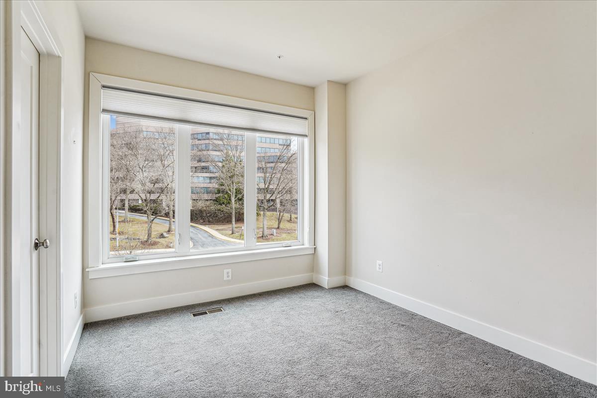 MONTGOMERY ROW - Residential