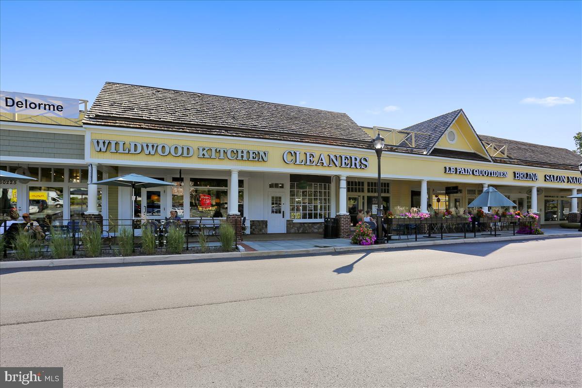 MONTGOMERY ROW - Residential