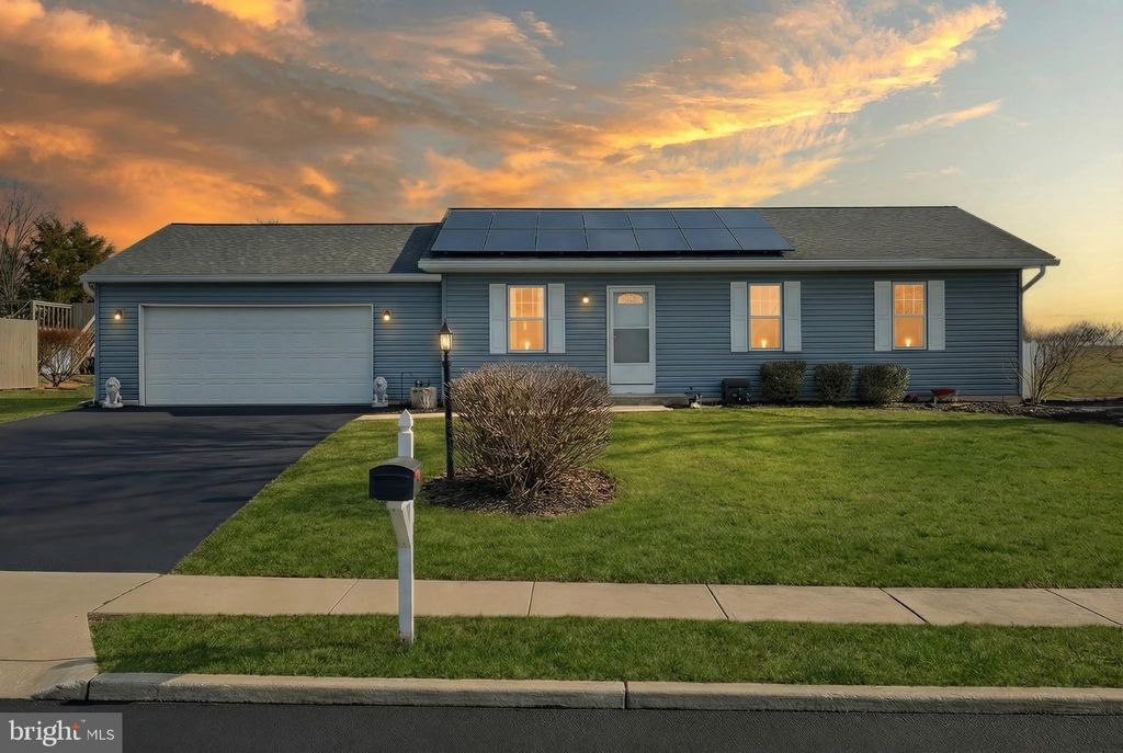 Photo of 2508 Manor Road, YORK, PA 17408 (MLS # PAYK2097568)