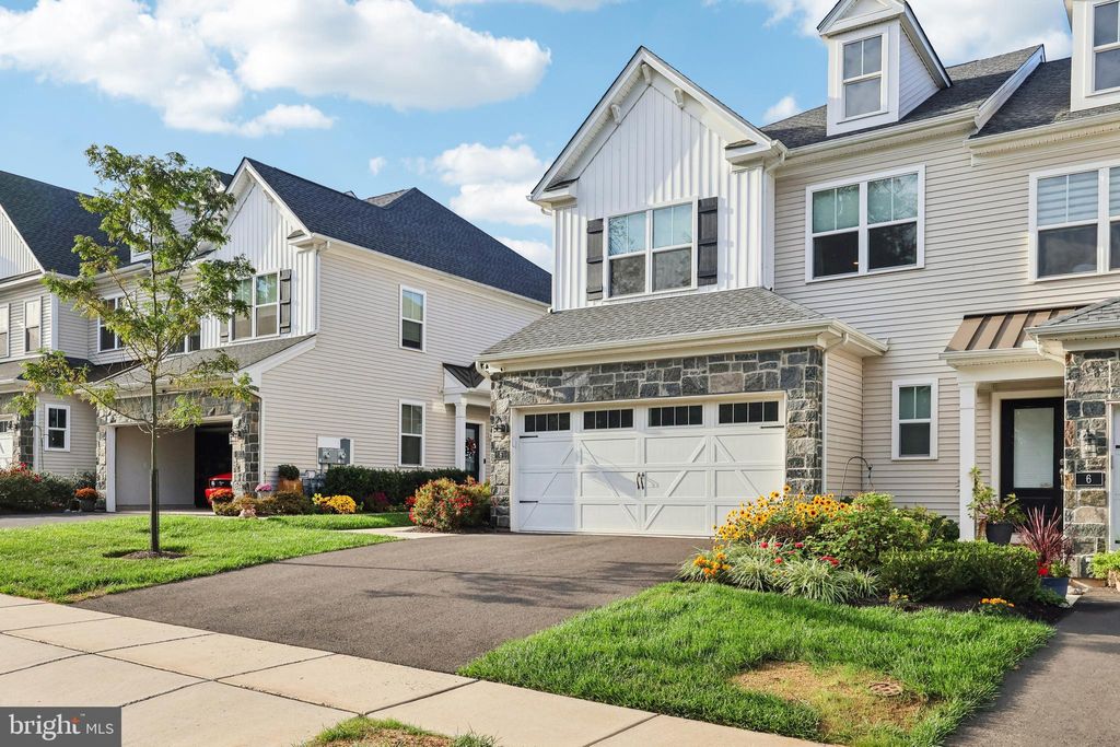 Photo of 8 Lacey Lane, IVYLAND, PA 18974 (MLS # PABU2109254)