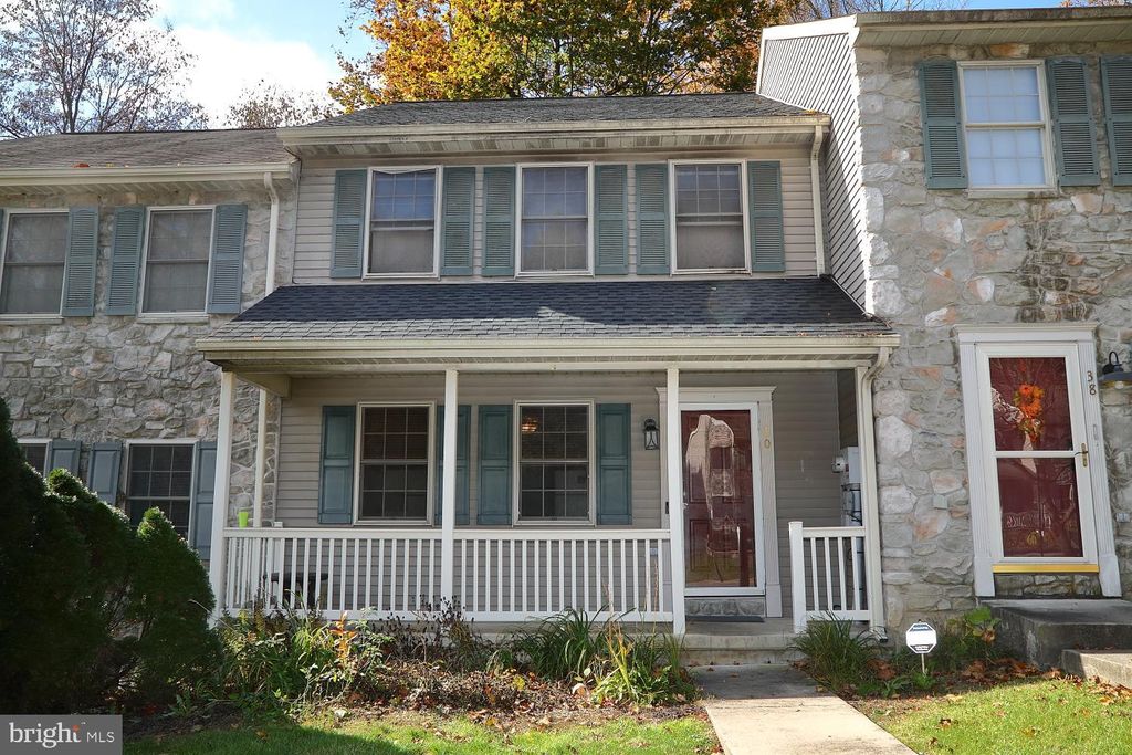 Photo of 40 Deep Hollow Lane, Lancaster, PA 17603 (MLS # PALA2043074)