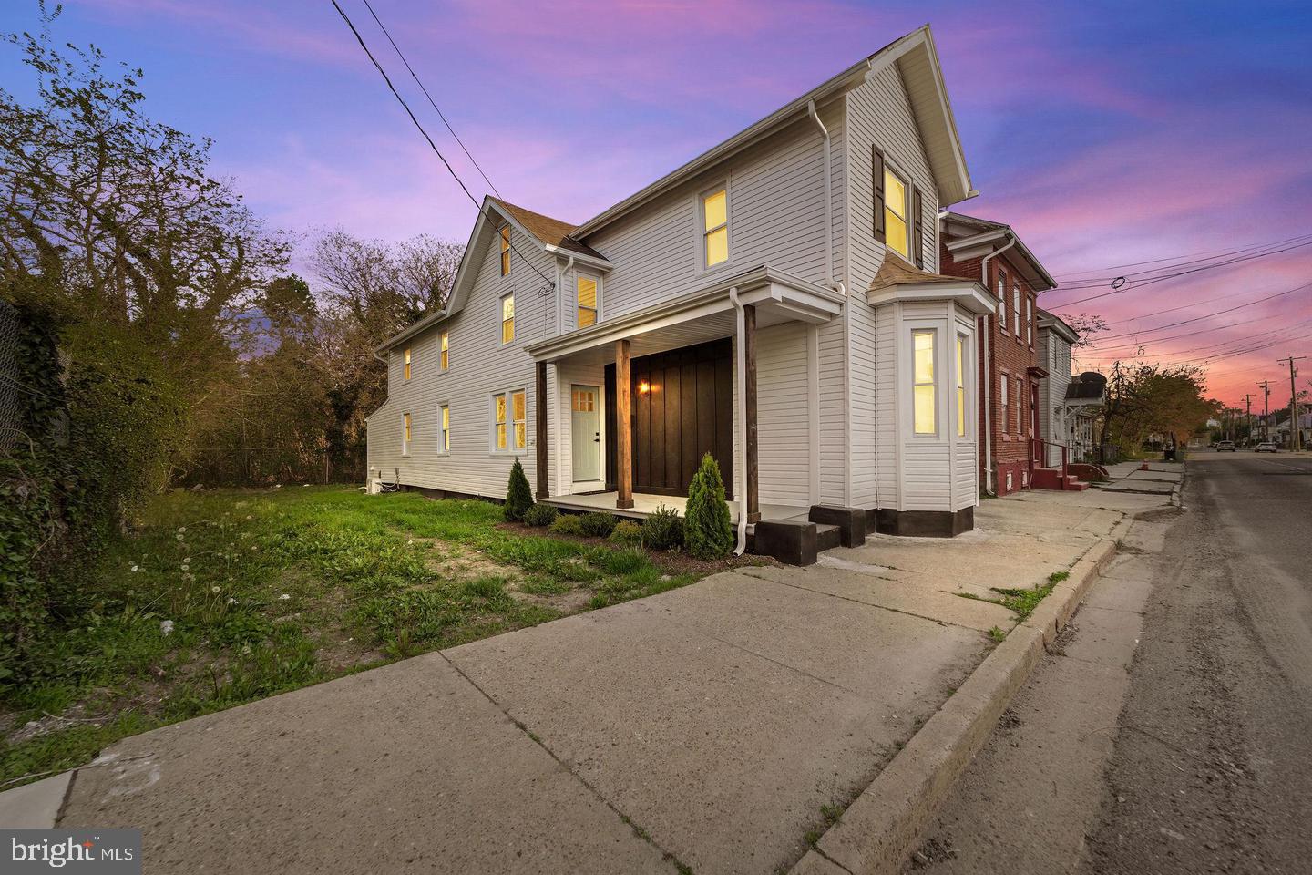 4 WALNUT STREET