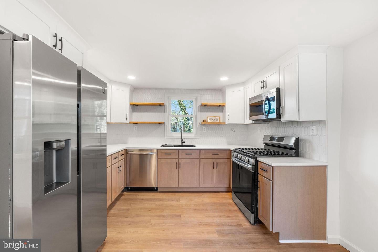 4 WALNUT STREET