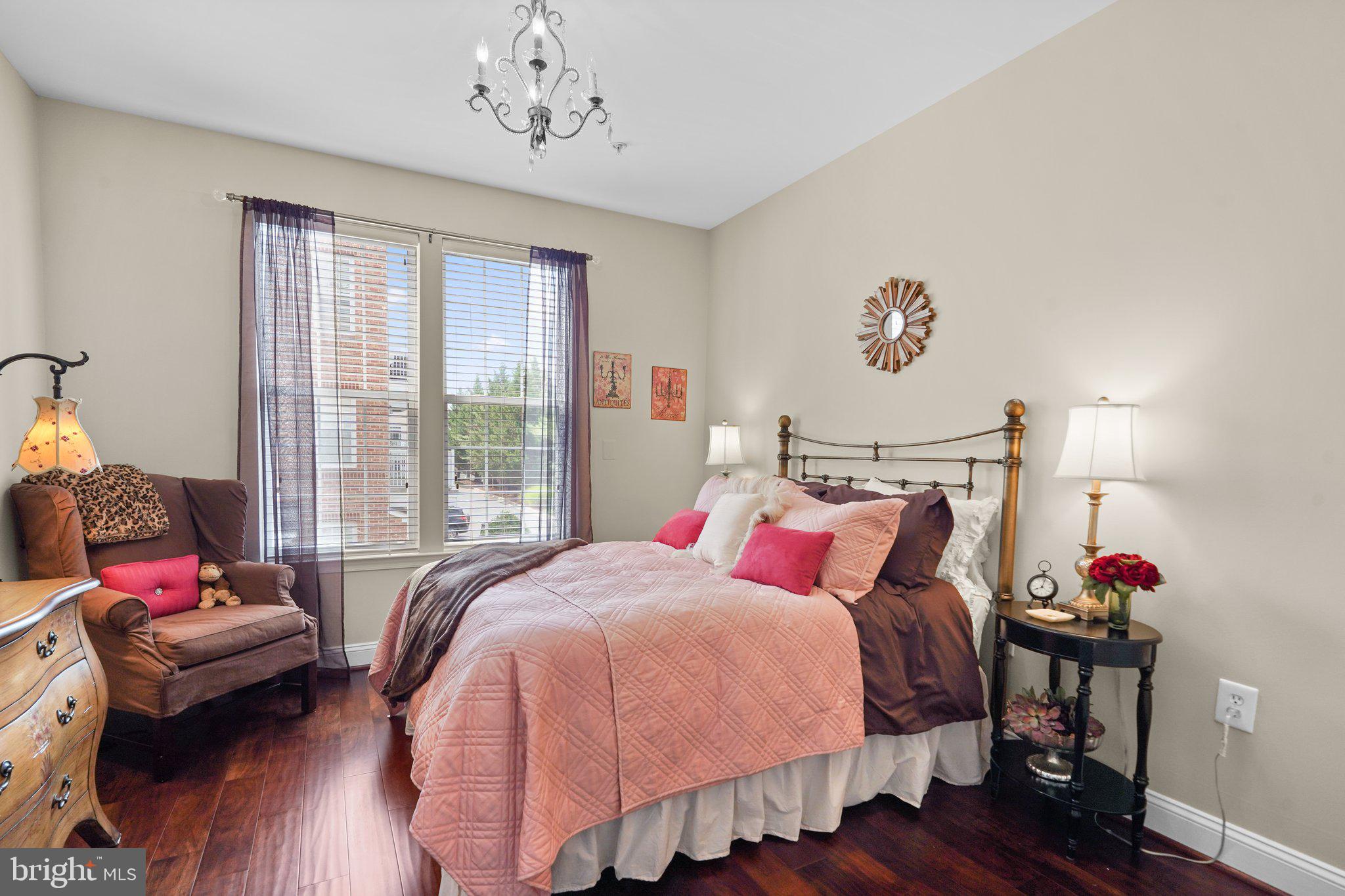 KENTLANDS - Residential