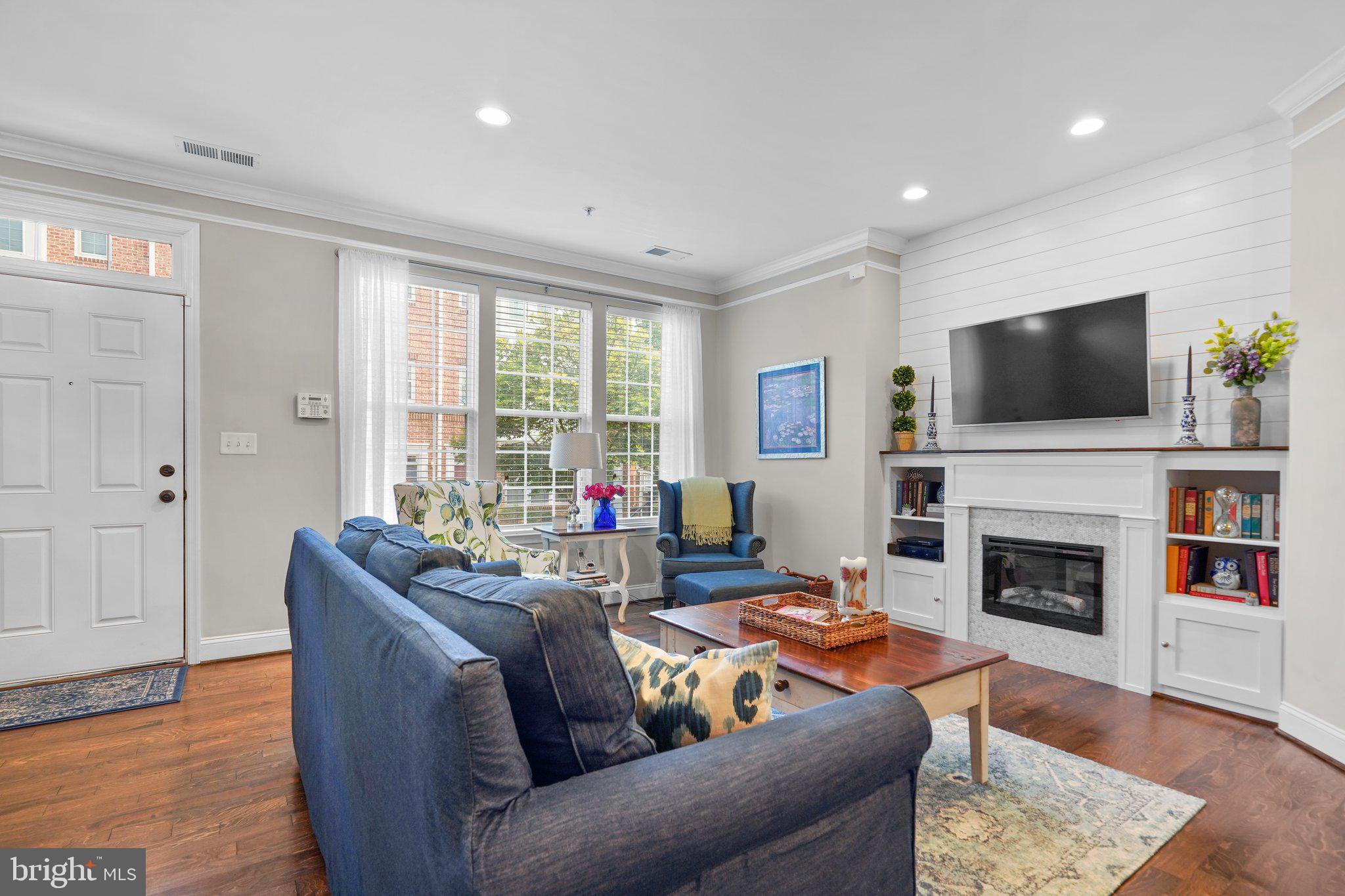 KENTLANDS - Residential