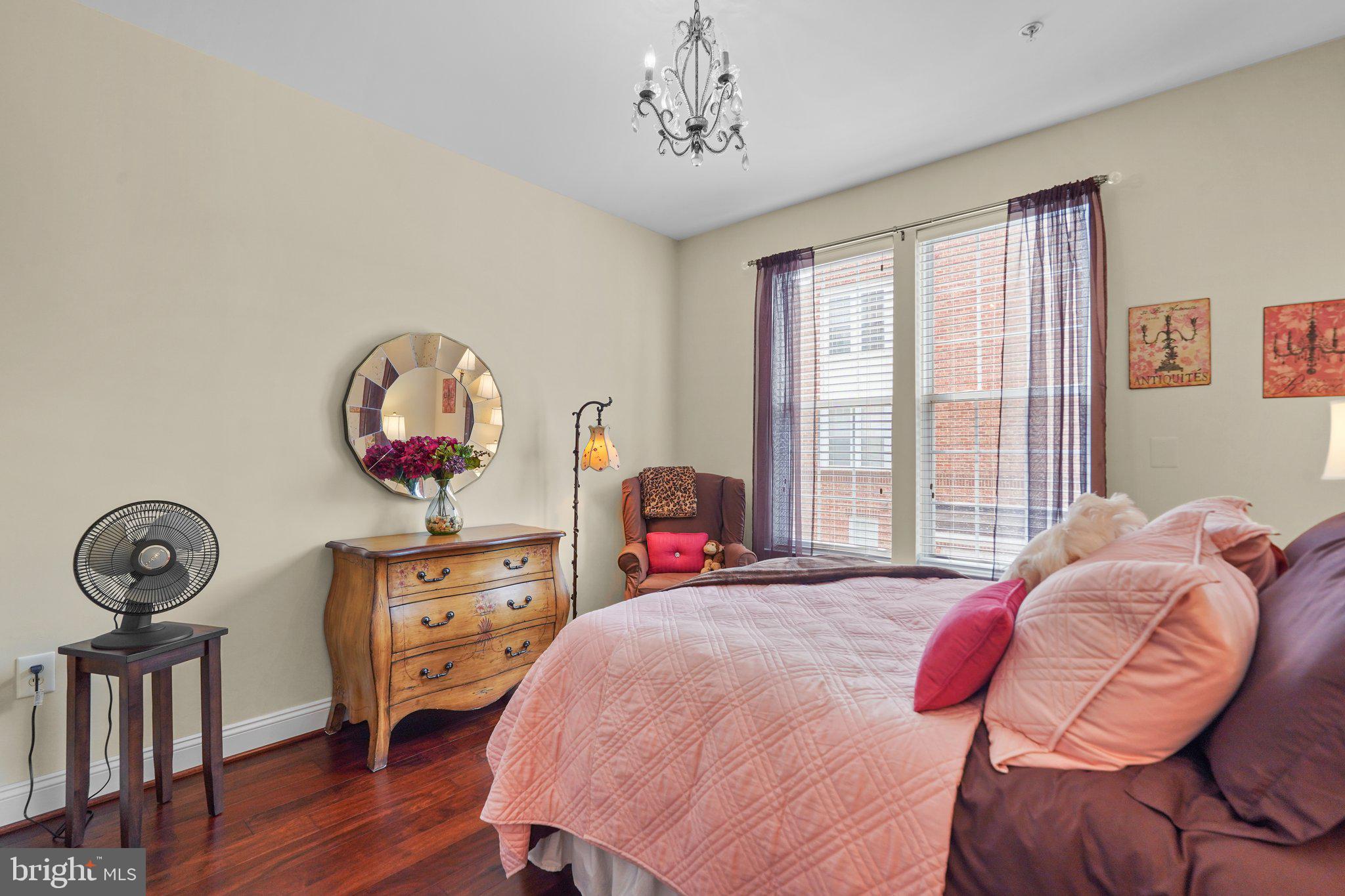 KENTLANDS - Residential