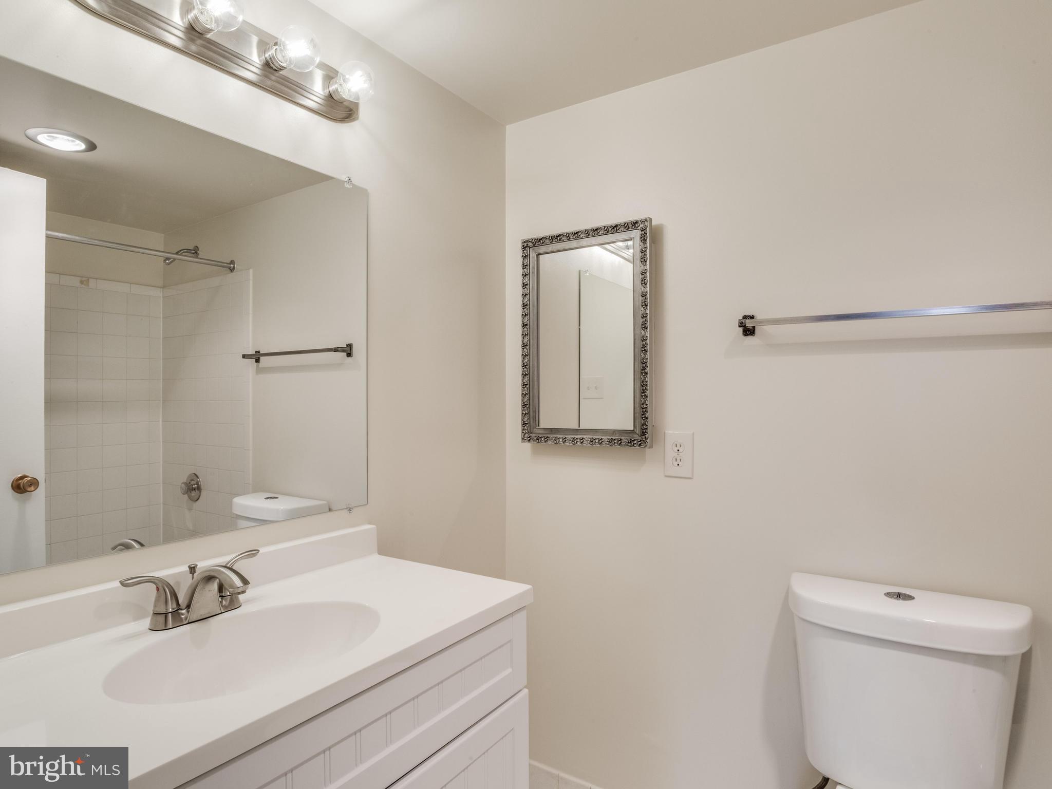 IDYLWOOD TOWERS - Residential