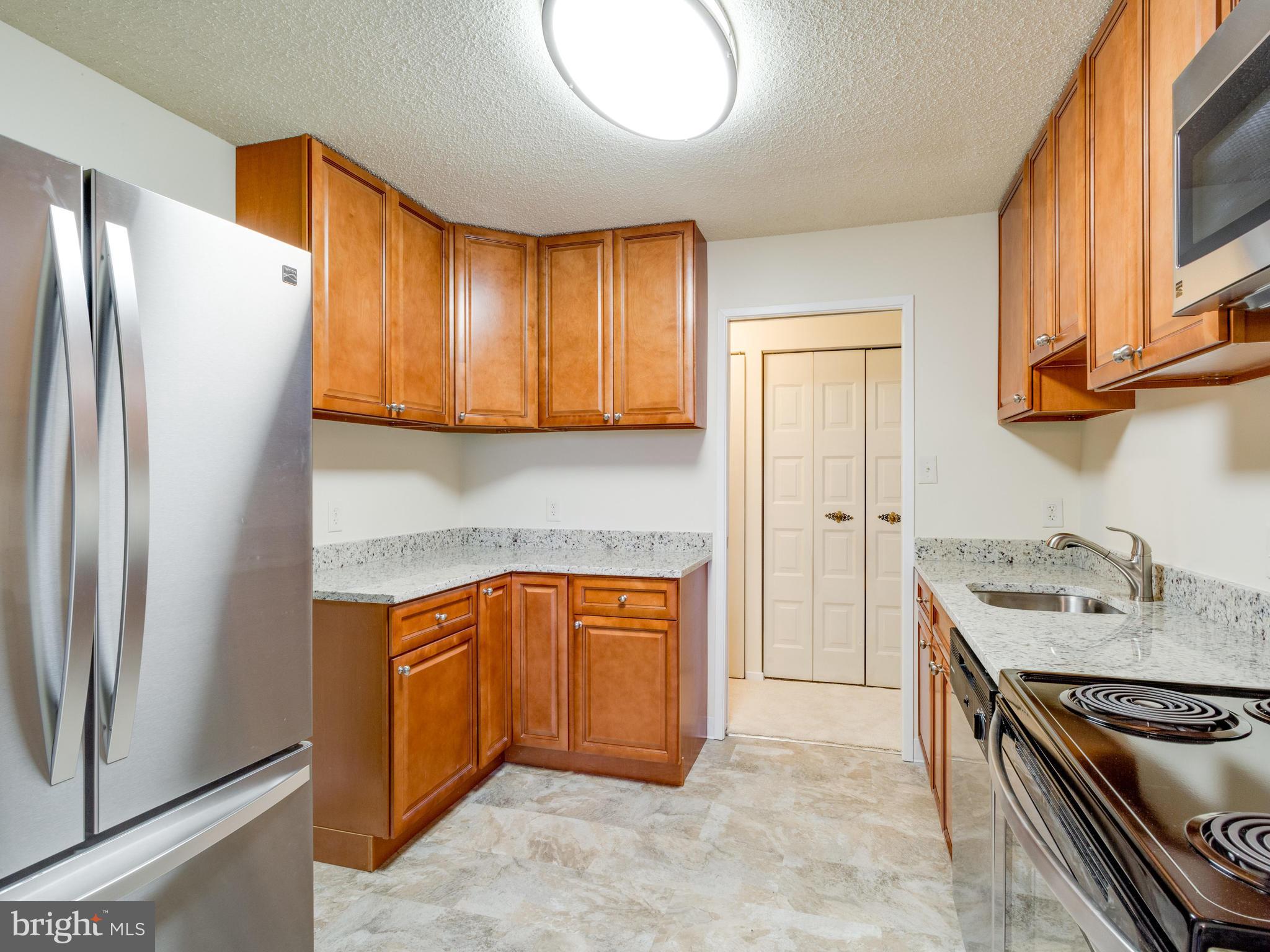 IDYLWOOD TOWERS - Residential