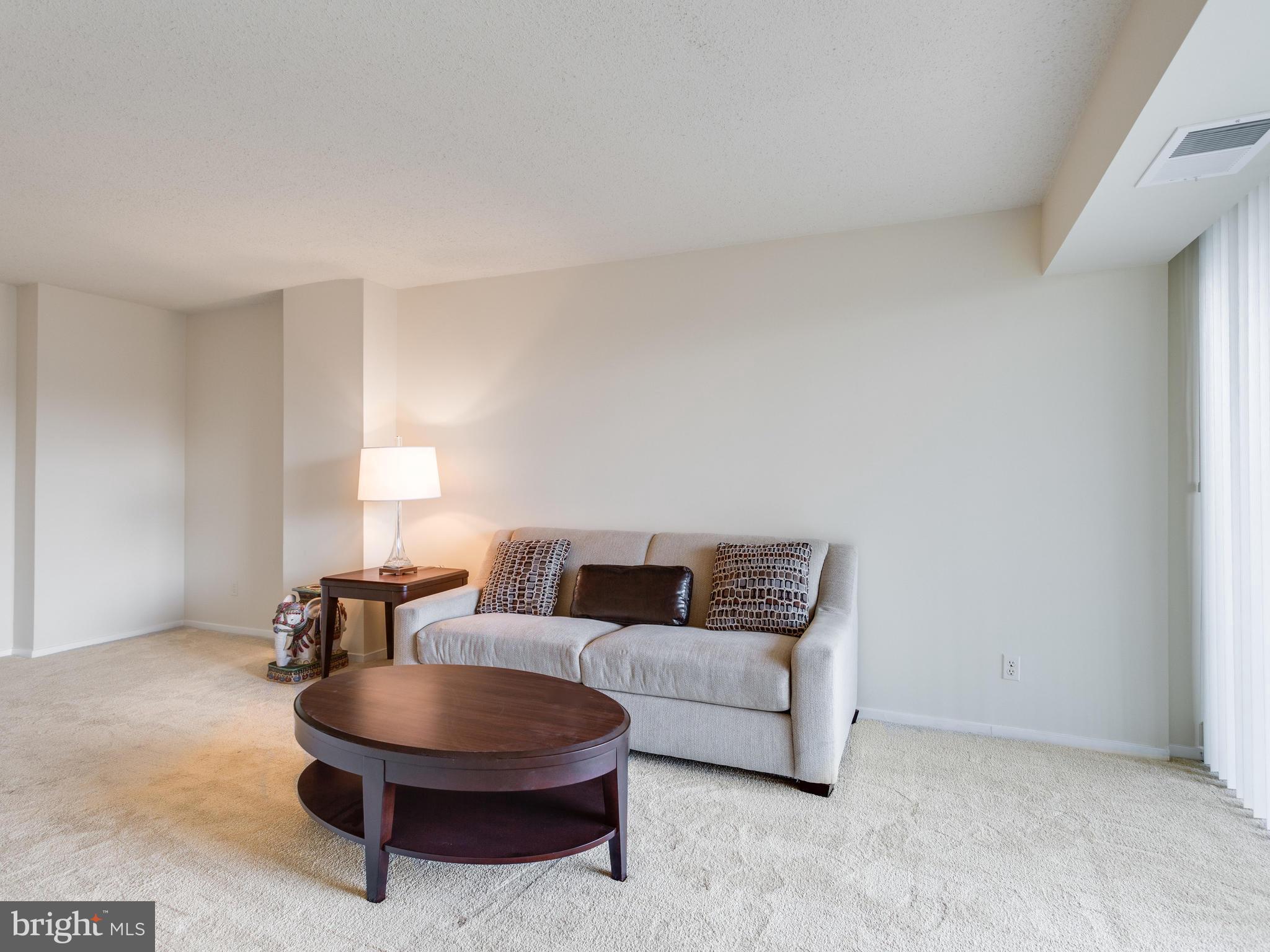 IDYLWOOD TOWERS - Residential