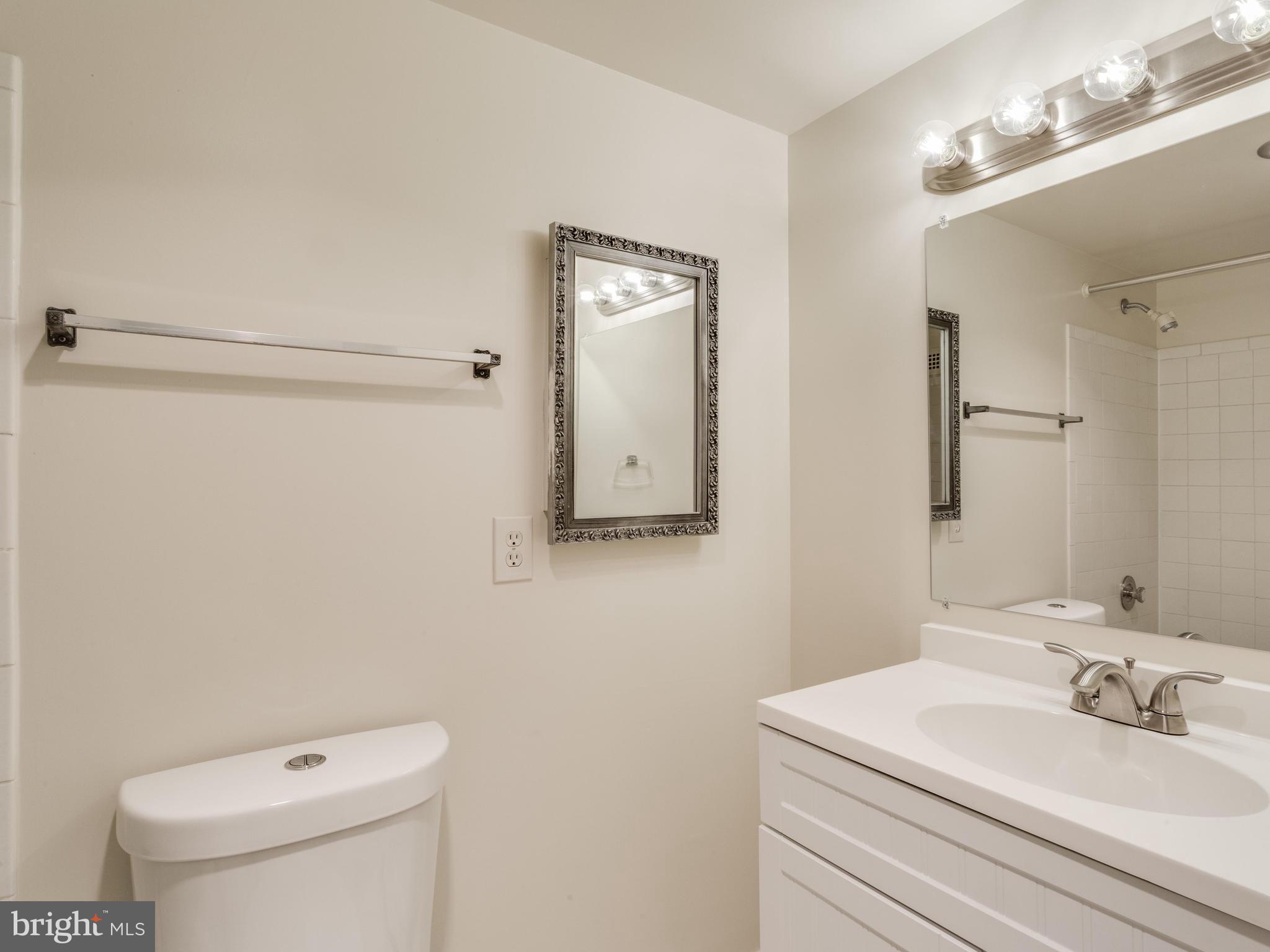 IDYLWOOD TOWERS - Residential