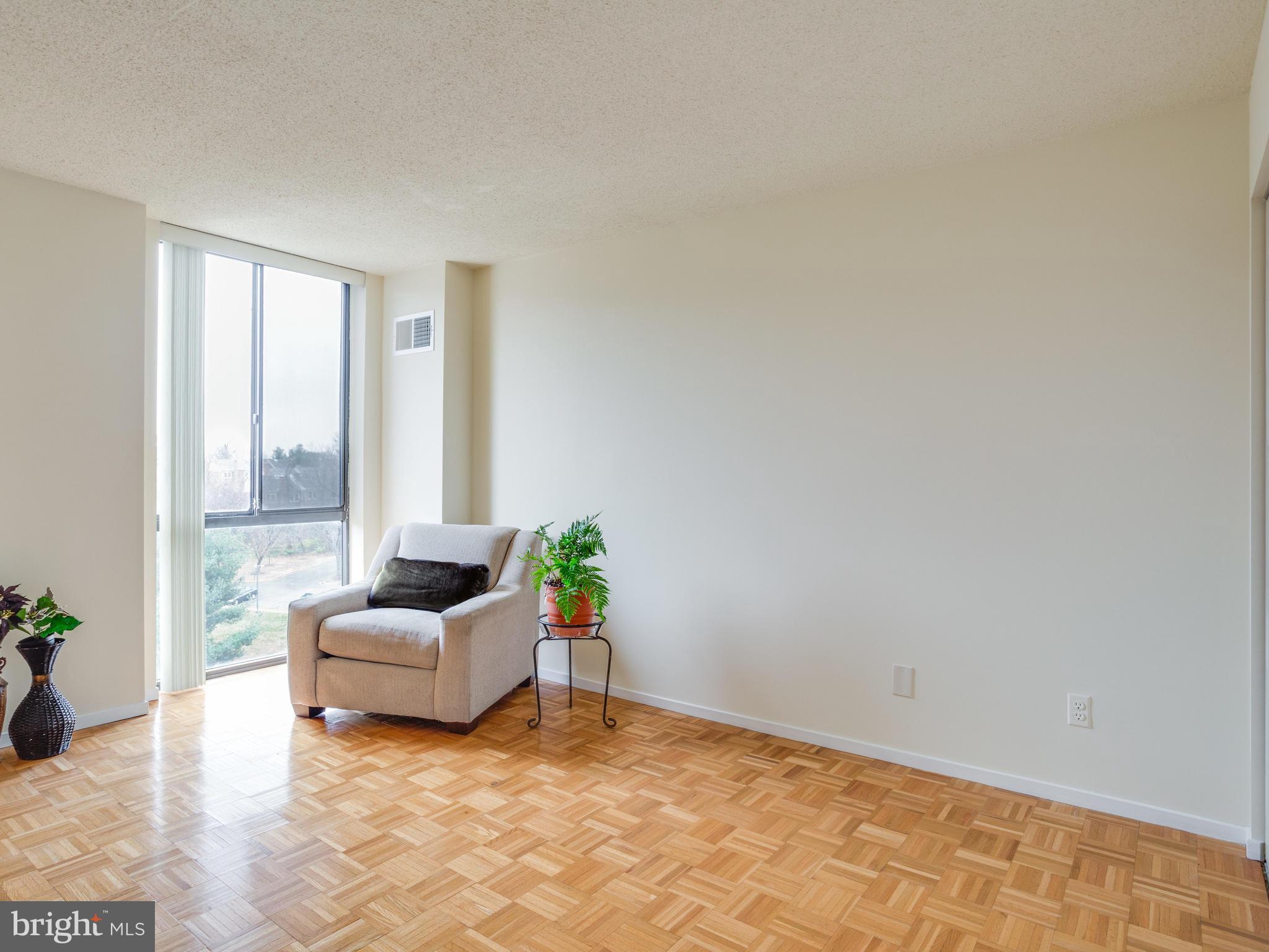 IDYLWOOD TOWERS - Residential