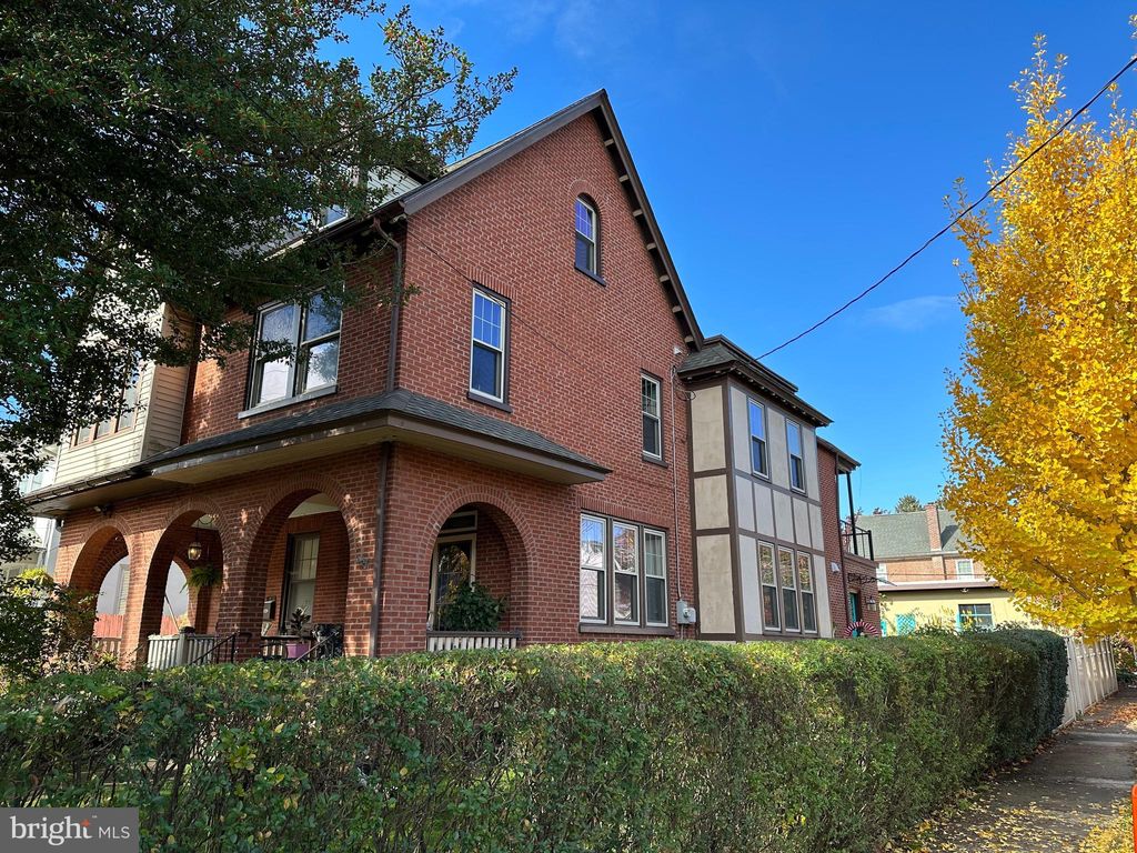 Photo of 699 New Holland Avenue, Lancaster, PA 17602 (MLS # PALA2043098)