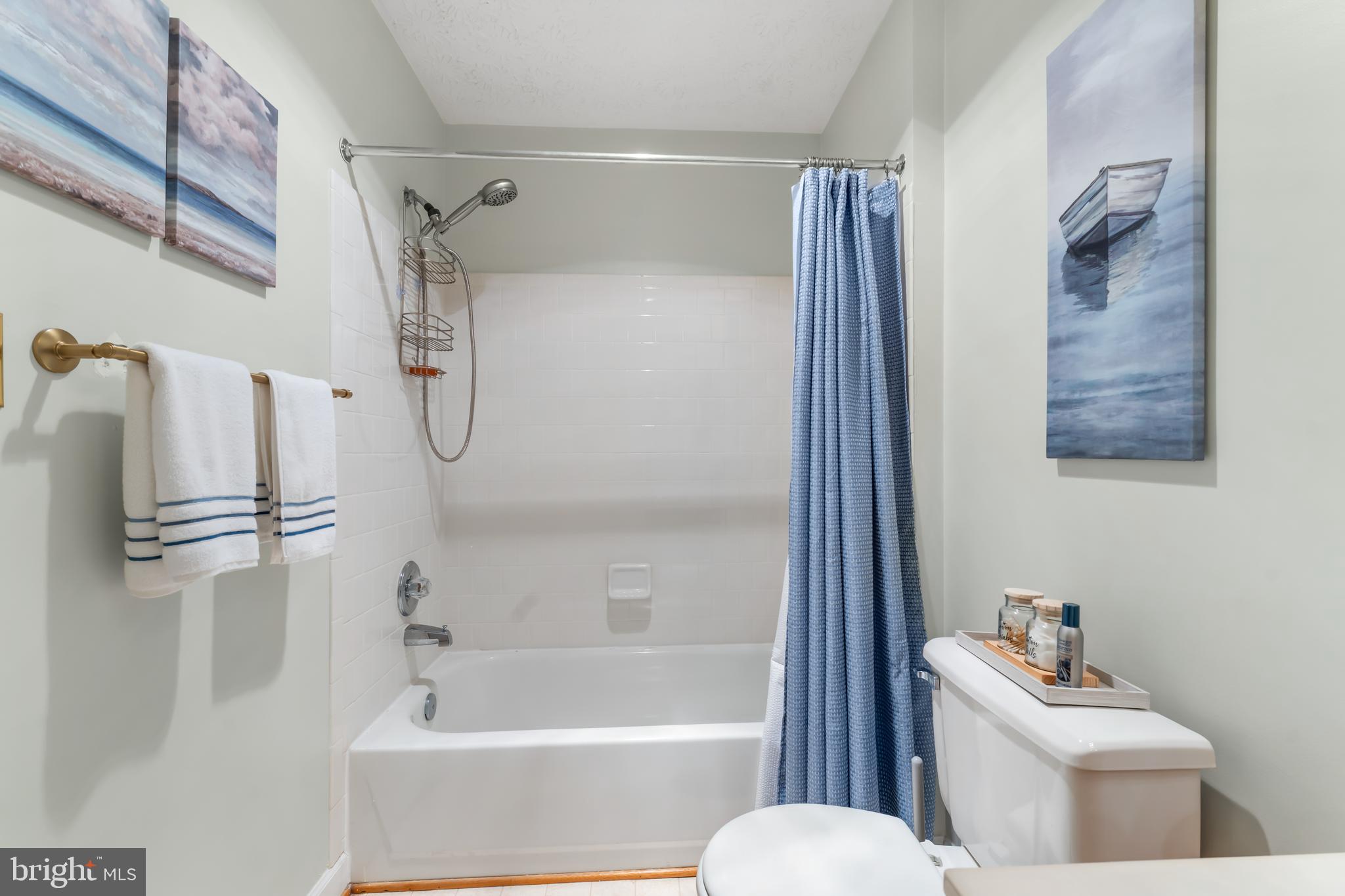 ADMIRAL REACH AT HARBOUR GATES - Residential