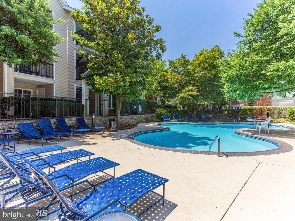 POINTE AT PARK CENTER - Residential Lease