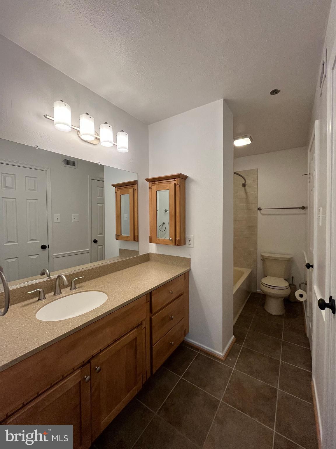 POINTE AT PARK CENTER - Residential Lease