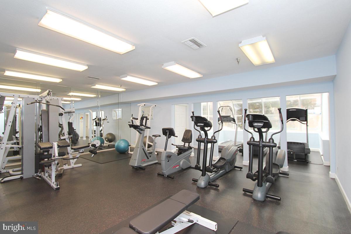 POINTE AT PARK CENTER - Residential Lease