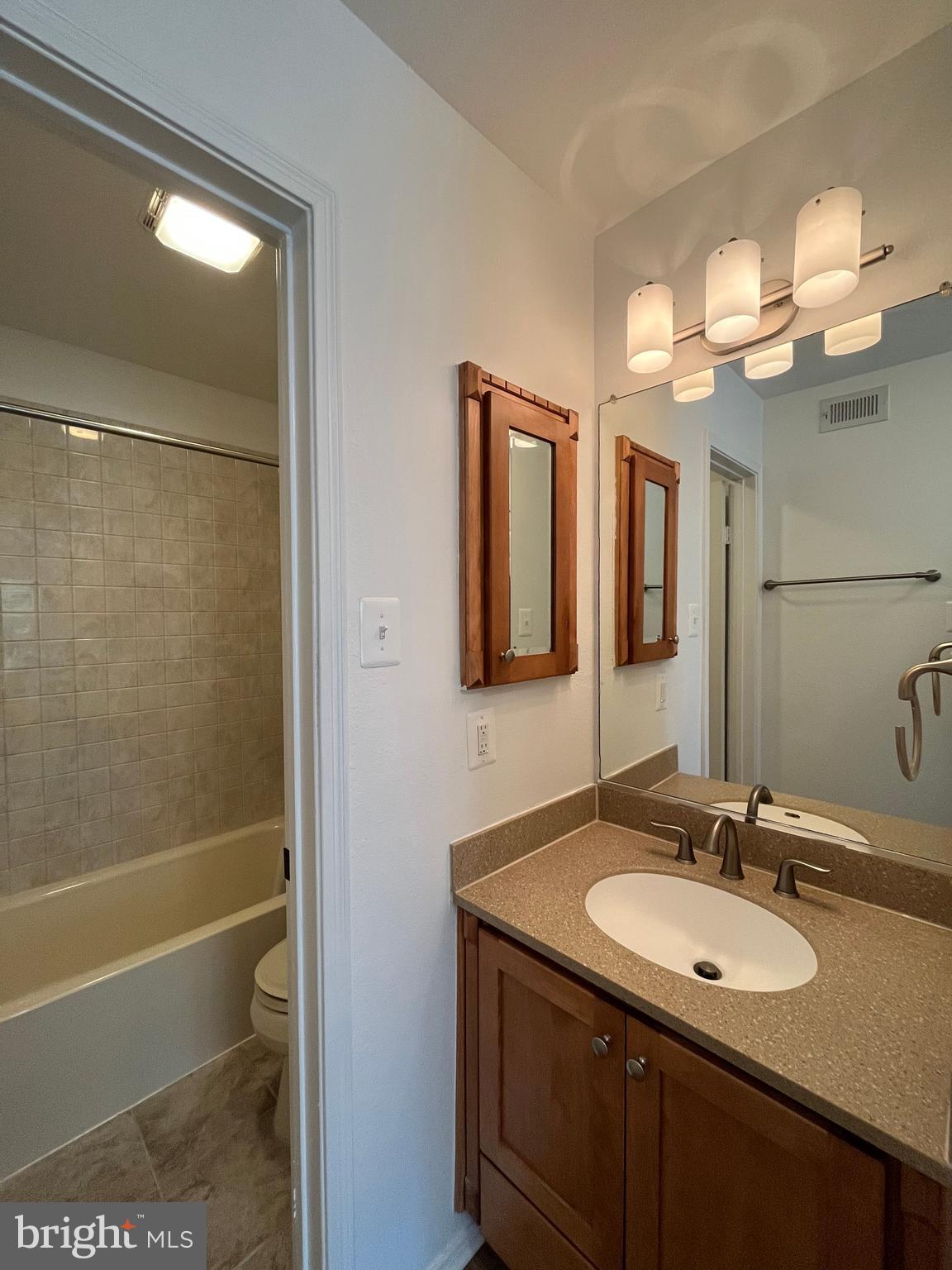 POINTE AT PARK CENTER - Residential Lease