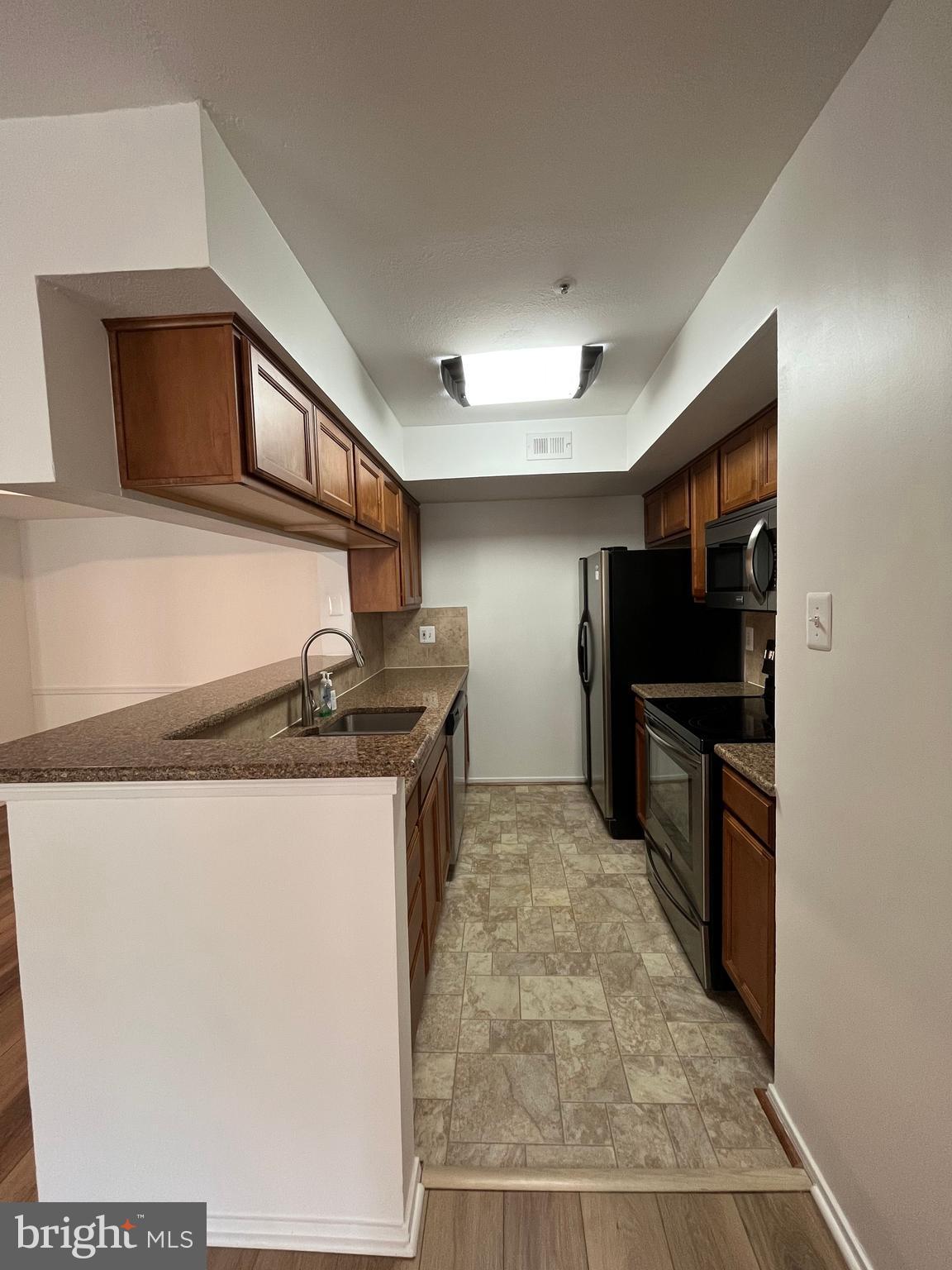 POINTE AT PARK CENTER - Residential Lease