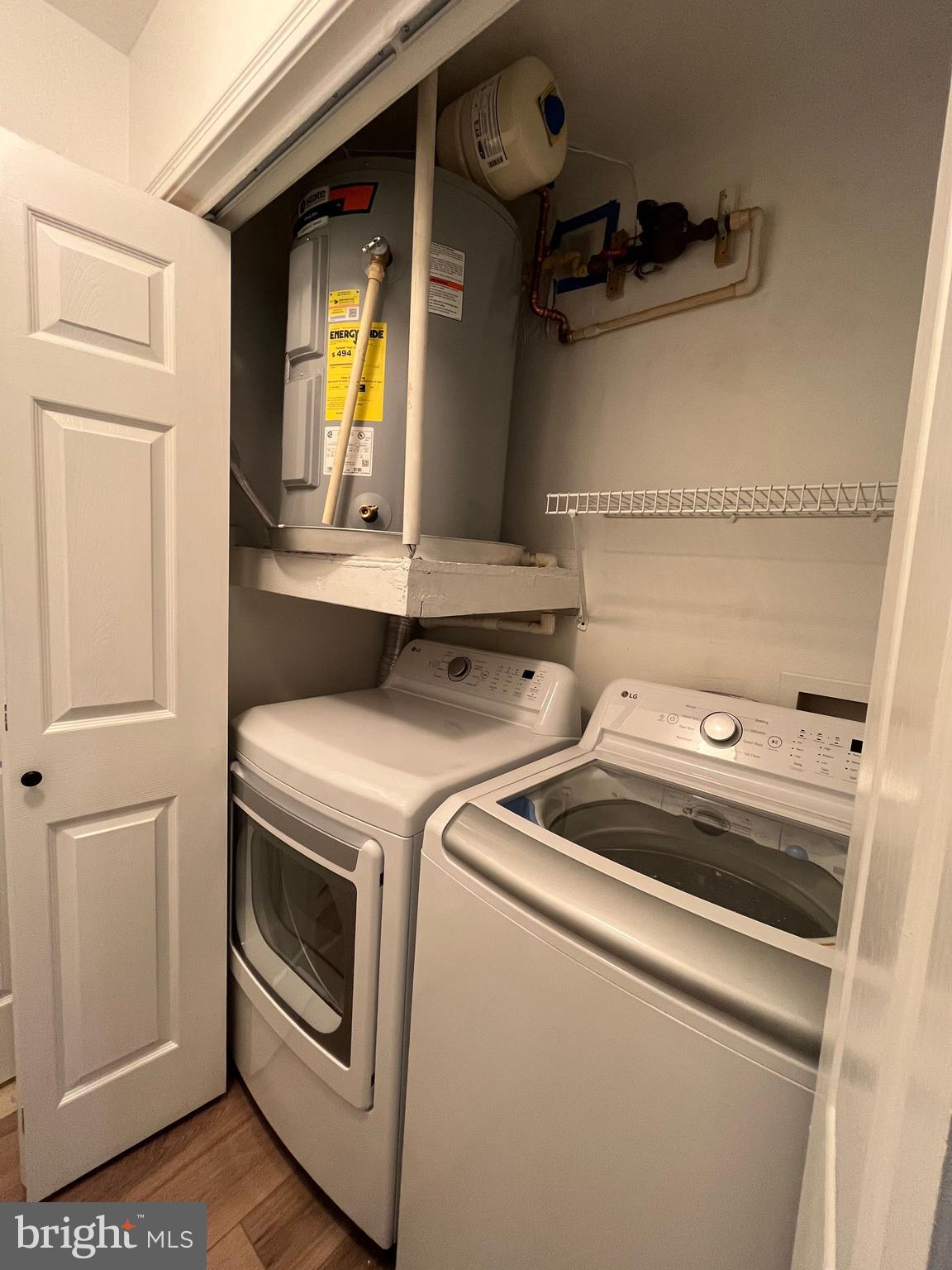 POINTE AT PARK CENTER - Residential Lease