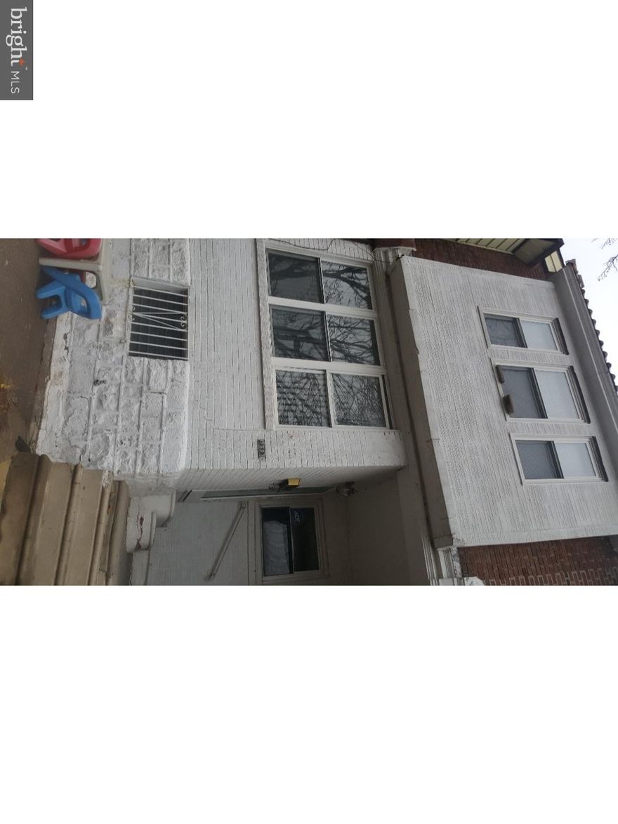 Come see this great South Philadelphia home on a quiet block near major shopping centers and highway access. This home is a walkers paradise with a walk score of 90 and a bike score of 83. This porch-front 3 bedroom, 1 bath home needs some TLC but has tremendous potential as an investment property, rehab opportunity, and even owner occupant. This property has 3 good size rooms, the space and ceiling height for a finished basement and 1-car parking in the back alley! come see the immense potential this property offers today!