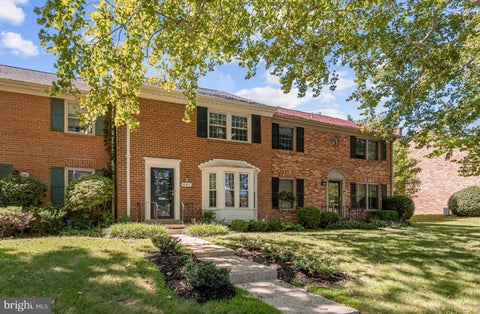 Photo of 8413 Forrester Boulevard, SPRINGFIELD, VA 22152 (MLS # VAFX2325950)