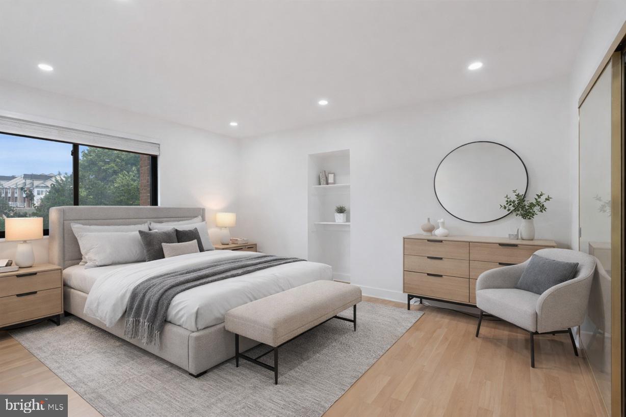 1931 N CLEVELAND STREET 207