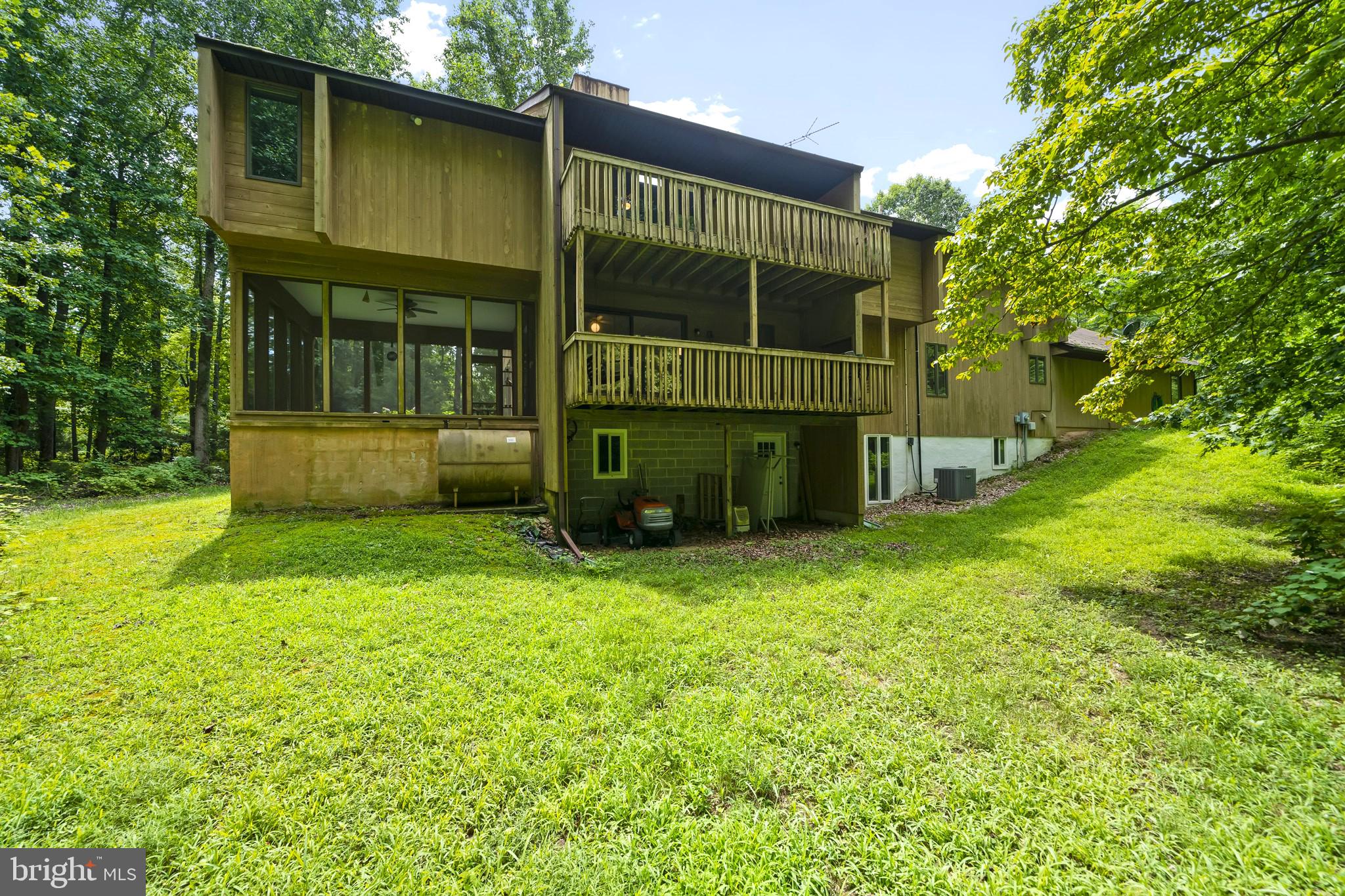 WIDOW WOODS - Residential