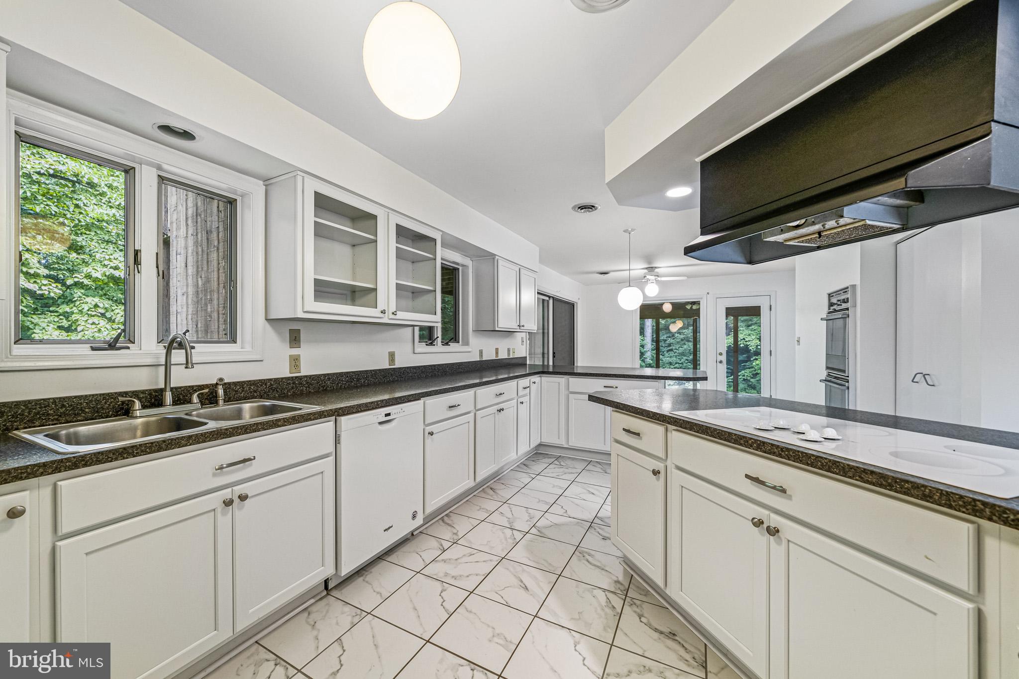 WIDOW WOODS - Residential