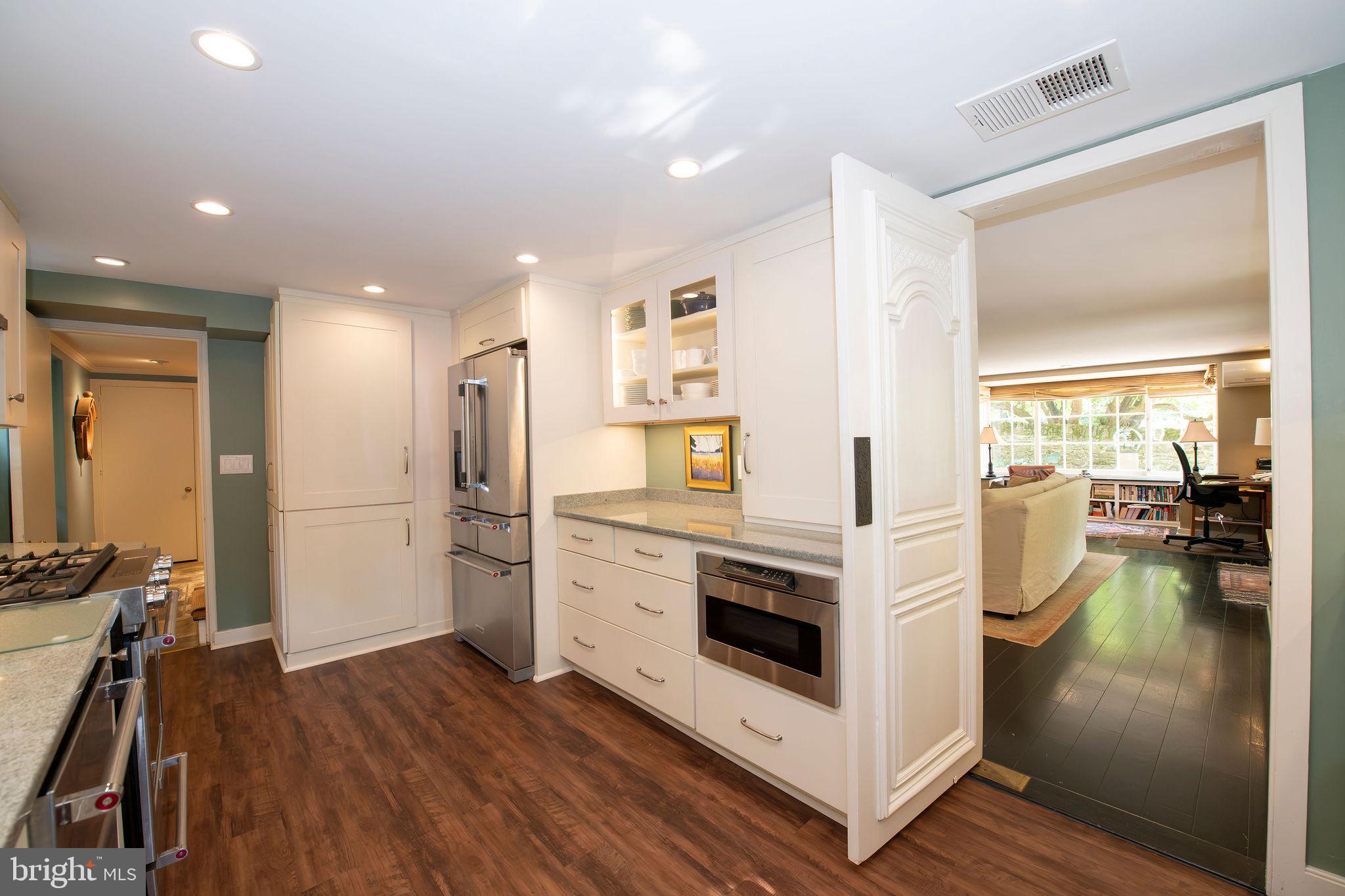 CHESTNUT HILL - Residential