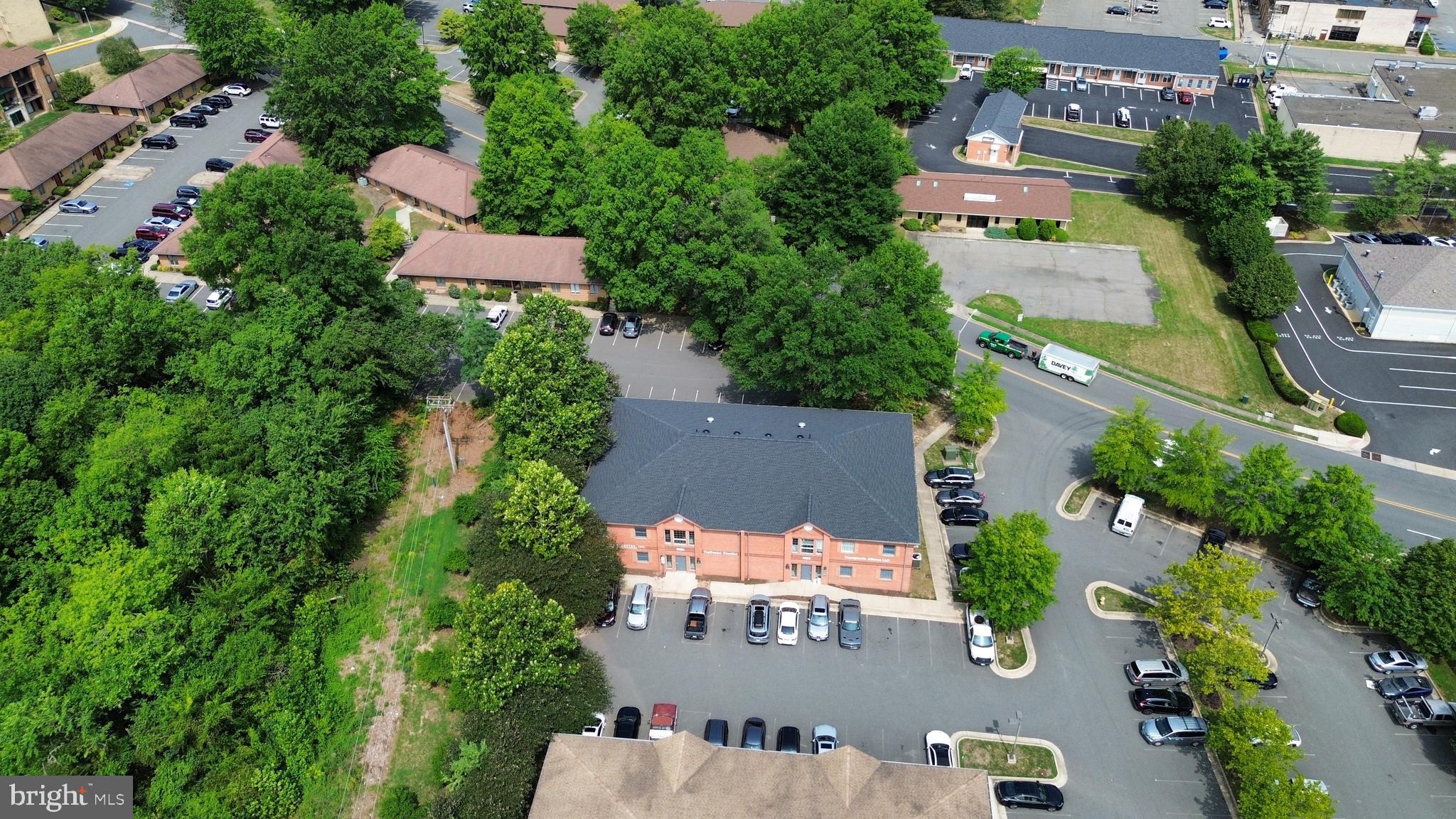 10529 CRESTWOOD DRIVE 203