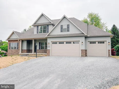 3531 Troon Drive, Chambersburg, PA MLS: PAFL2027038